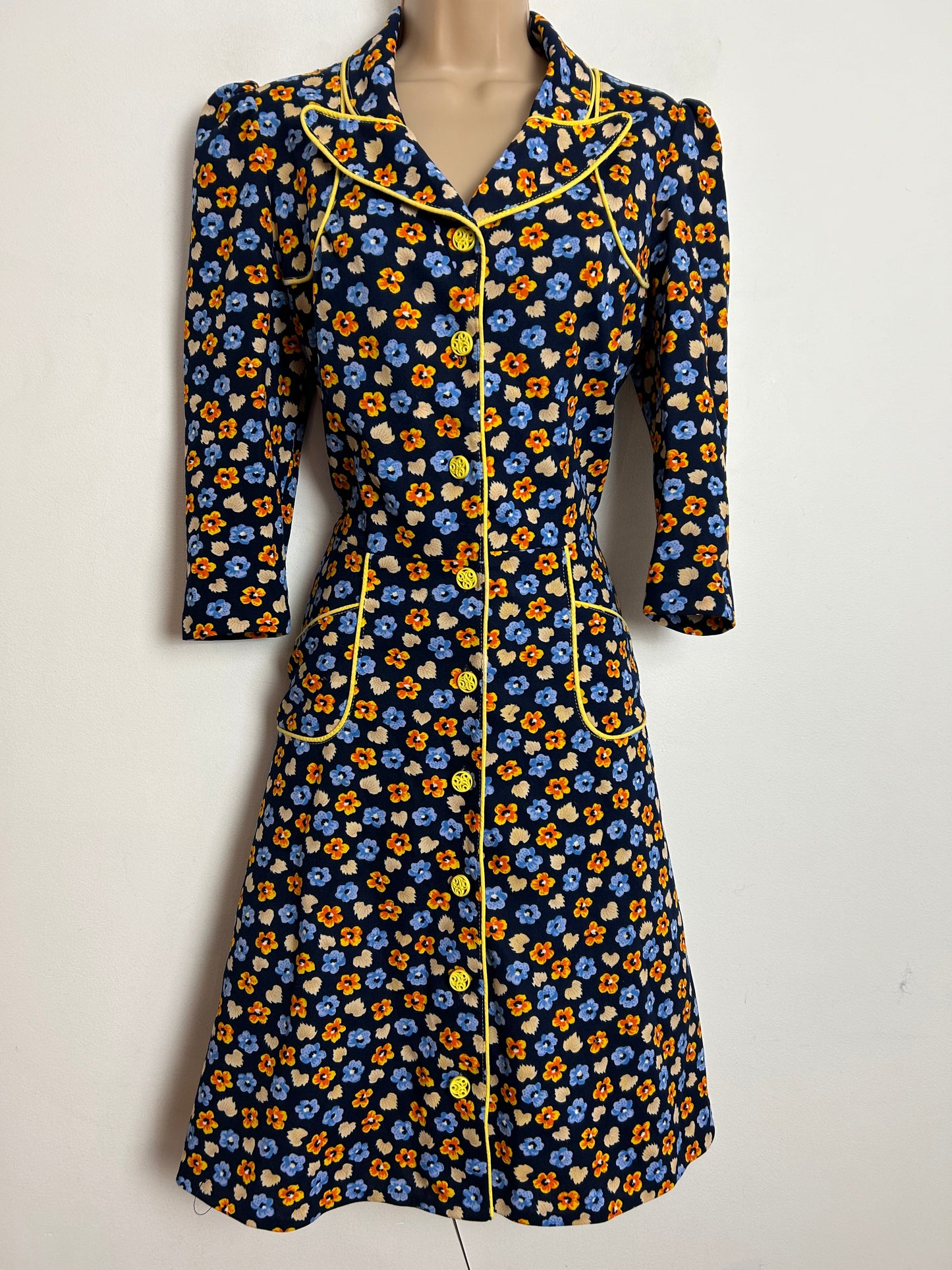 Vintage 1970s UK Size 10 Navy Blue Orange & Yellow Floral Print Feature Collar Day Dress