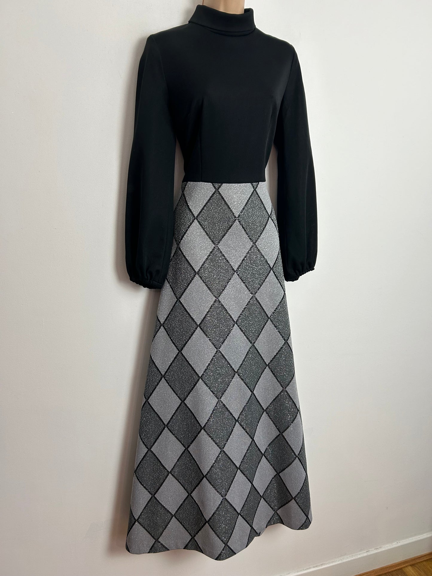 Vintage 1970s UK Size 12 Black & Silver Lurex Diamond Check Pattern Long Sleeve Occasion Maxi Dress