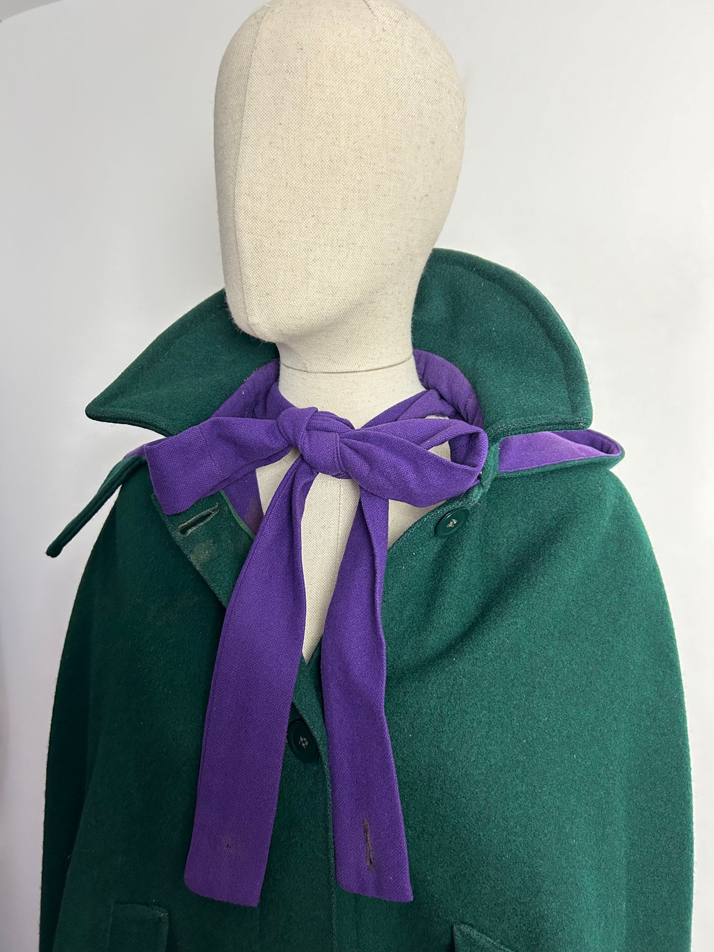 Vintage 1950s (Possibly 1940s) RARE LILLYWHITES OF PICADILLY UK Size 8-10 Bottle Green Hooded Cape With Purple Pussy Bow Tie