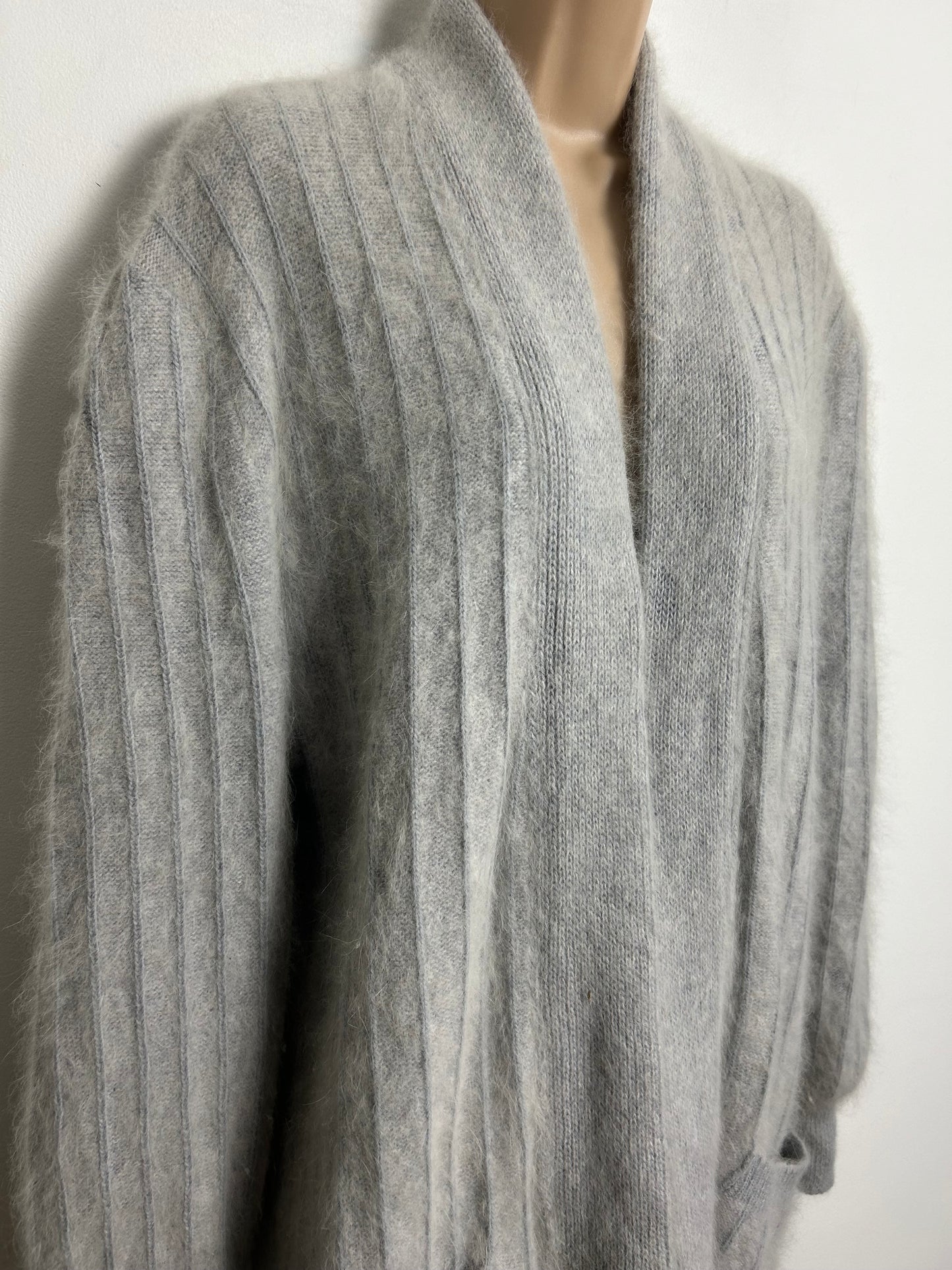 Vintage 1980s One Size Up To Size 16 Pale Grey Angora Mix Long Sleeve Open Fronted Cardigan