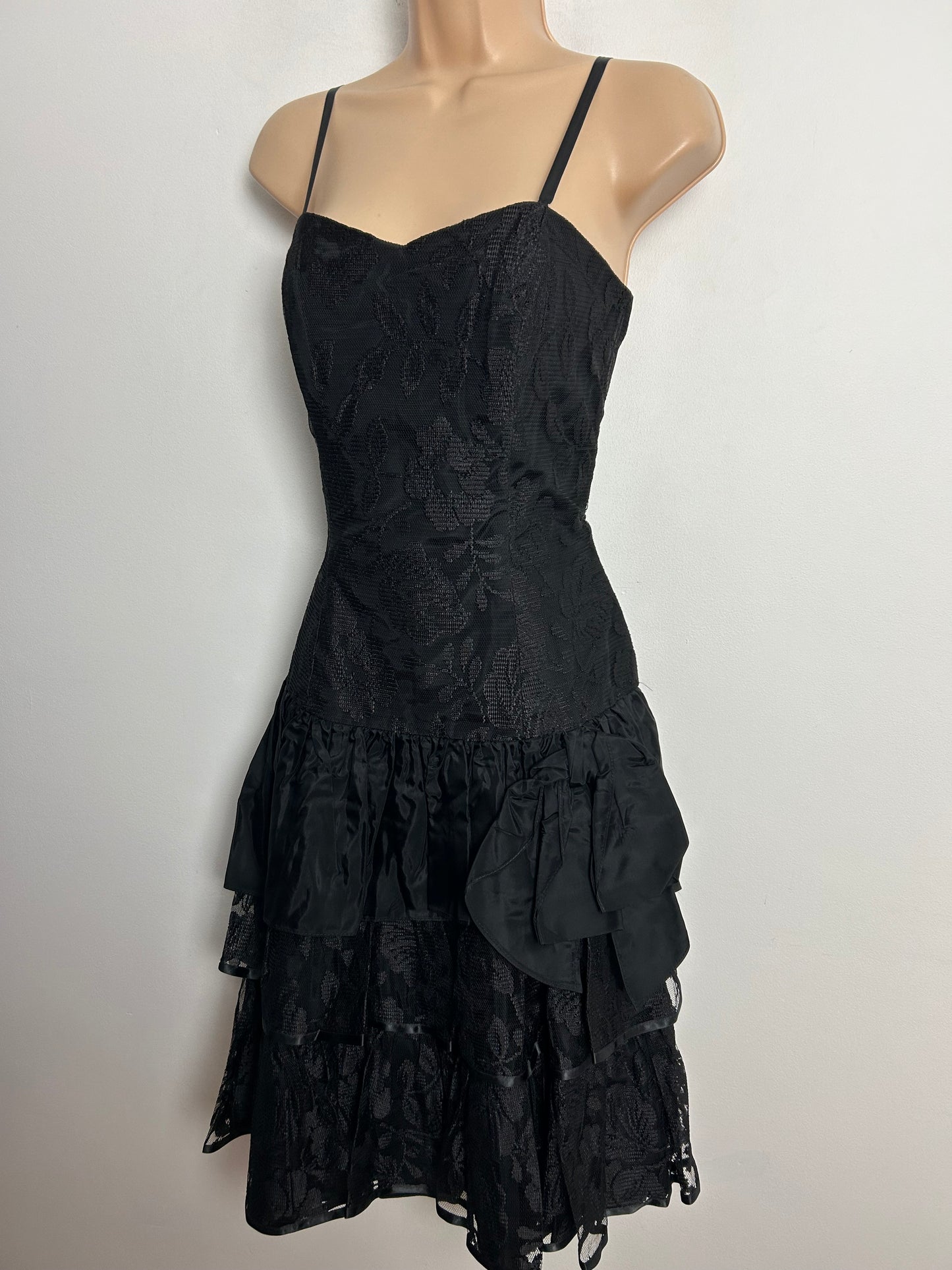 Vintage Early 1980s ANNE GREEN UK Size 8 Black Lace Layered Ra Ra Corsage Detail Party Cocktail Dress