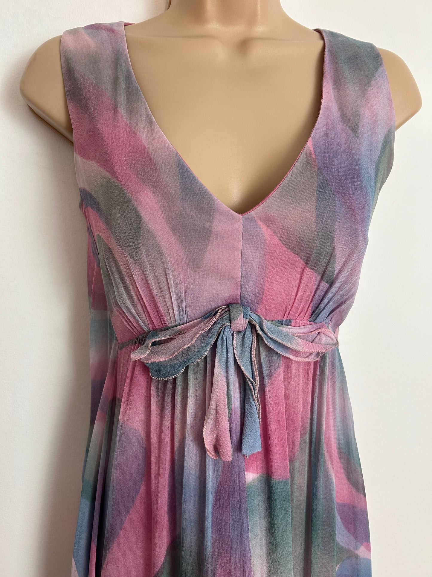 Vintage Late 1960s JOHN CHARLES LONDON Size 8-10 Pink & Grey Abstract Print Silk Crepe Trapeze Dress