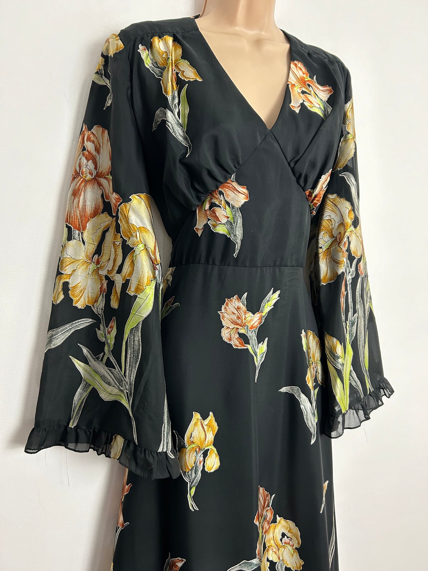 Vintage 1970s VERA MONT PARIS UK Size 10-12 Black Iris Print Long Flared Sleeve Tie Back Boho Maxi Dress