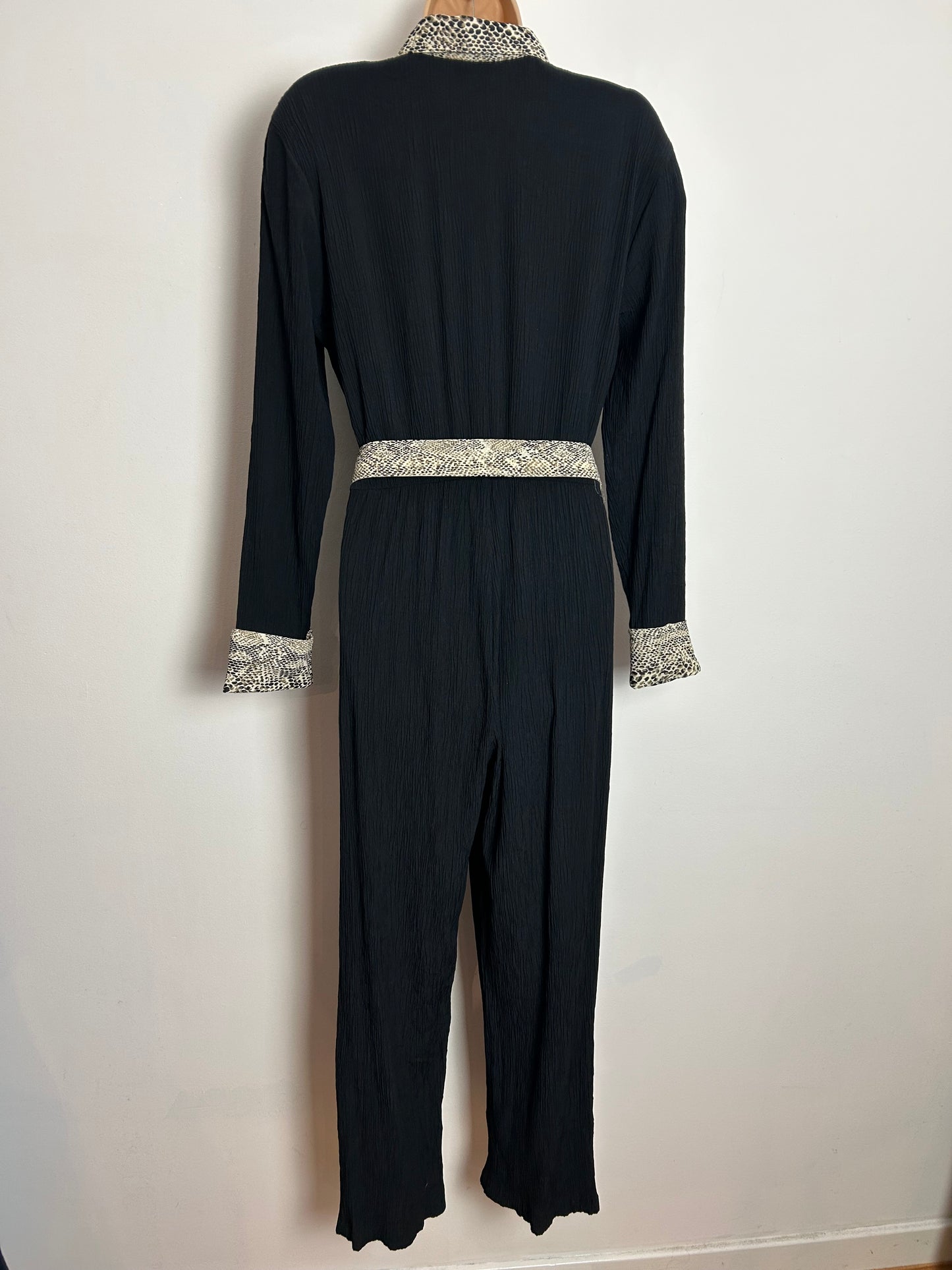American Vintage 1980s VISAGE UK Size 12-14 Black Crinkle Fabric Leopard Print Contrast Belted Jumpsuit