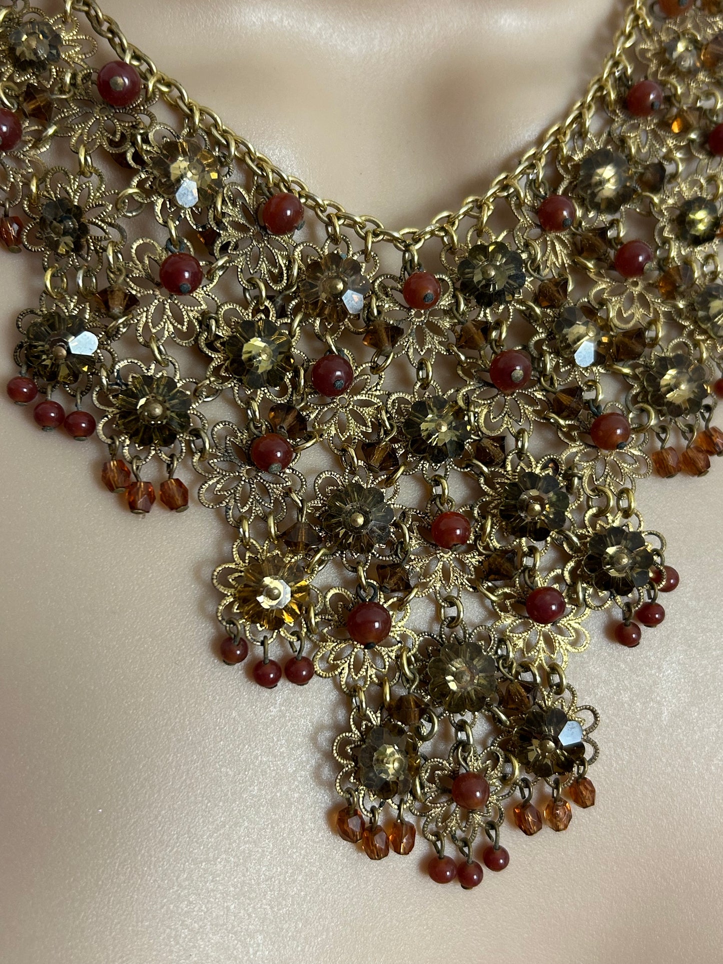 Vintage 1960s Exquisite Gold Tone Floral Lace Effect Glass Tone & Red Bead Statement Choker Necklace