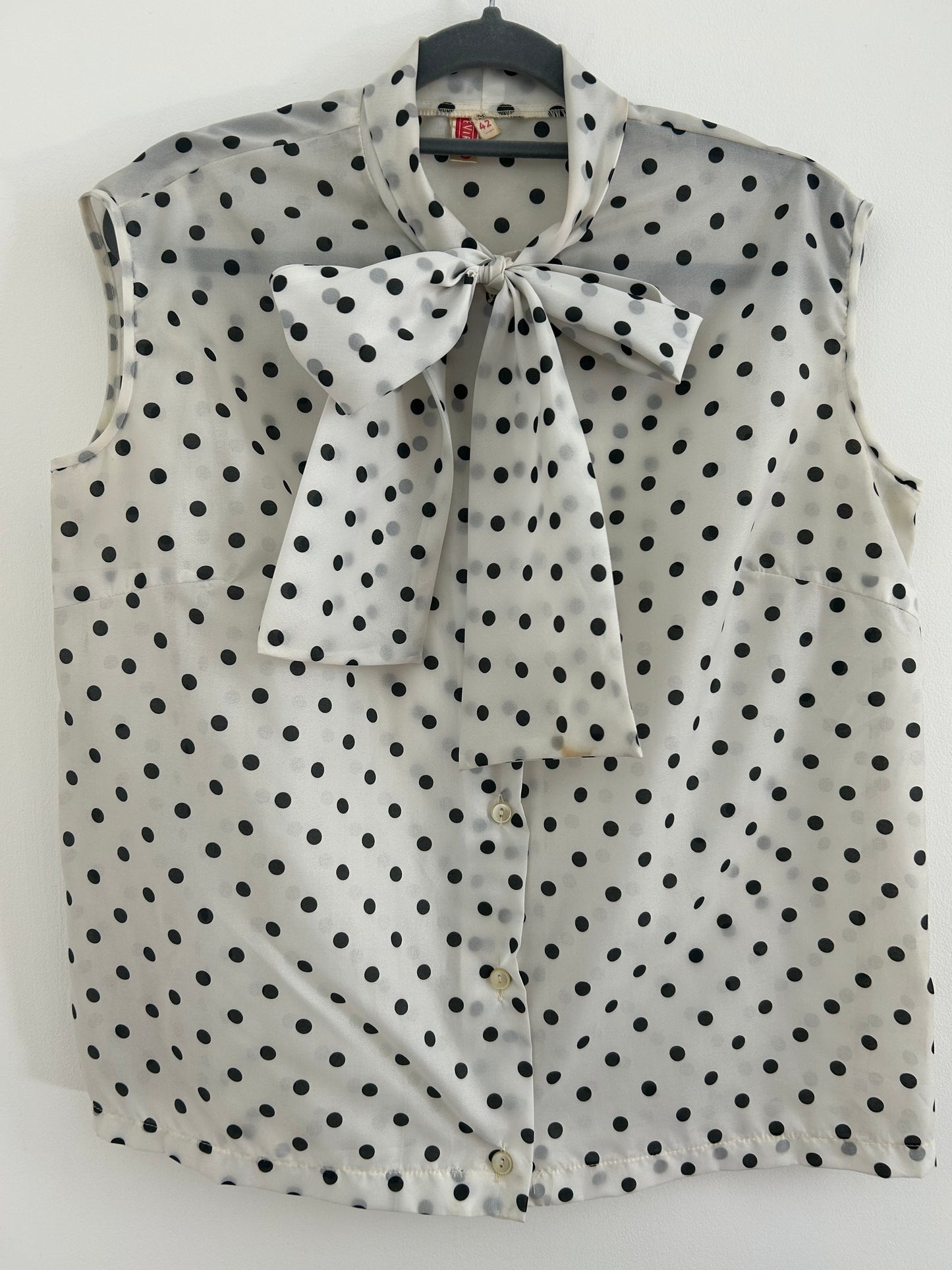 Vintage Late 1960s Size 12-14 White & Black Polka Dot Pussy Bow Sleeveless Blouse/Top