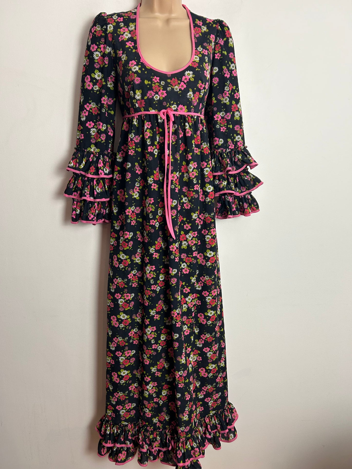 Vintage 1970s UK Size 10 Black & Pink Floral Print Long Sleeve Boho Maxi Dress
