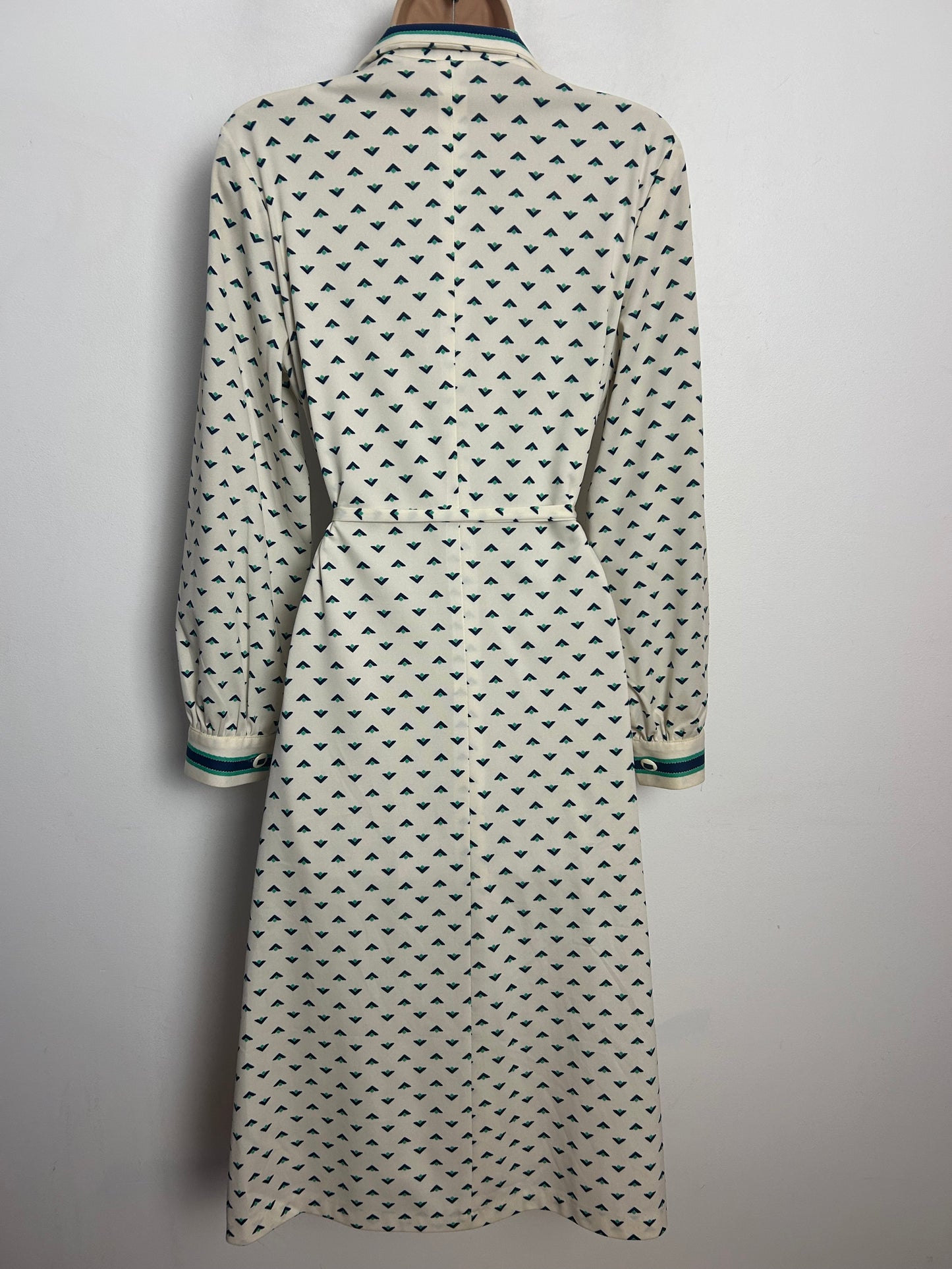 Vintage 1970s Size 12 Cream Blue & Green V Geo Print Long Sleeve Belted Mod Day Dress