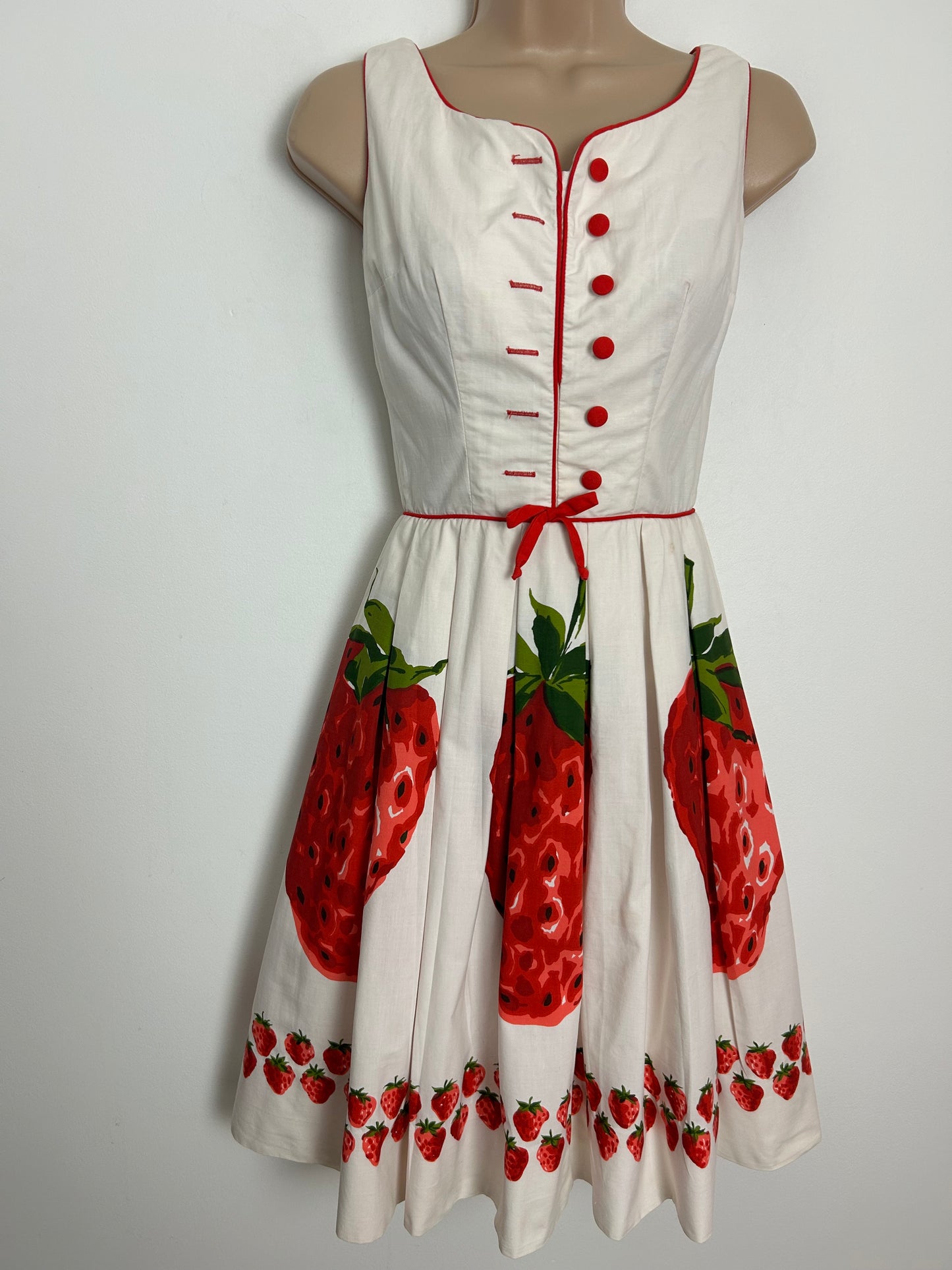 Vintage 1950s BLANES Size 6 AMAZING Cream & Red Strawberry Print Cotton Belted Pleated Dress