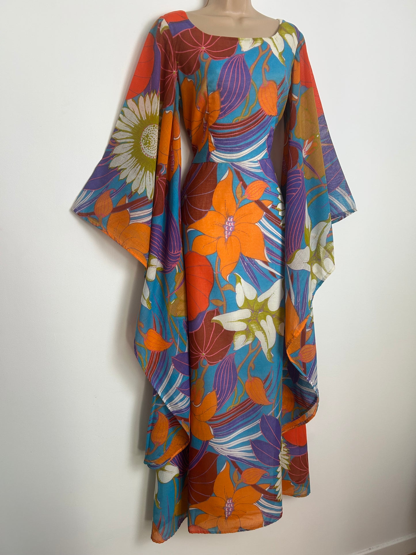 Vintage 1970s SIMON ELLIS Size 8 Gorgeous Orange Brown Blue & Purple Floral Print Long Flared Sleeve Maxi Dress
