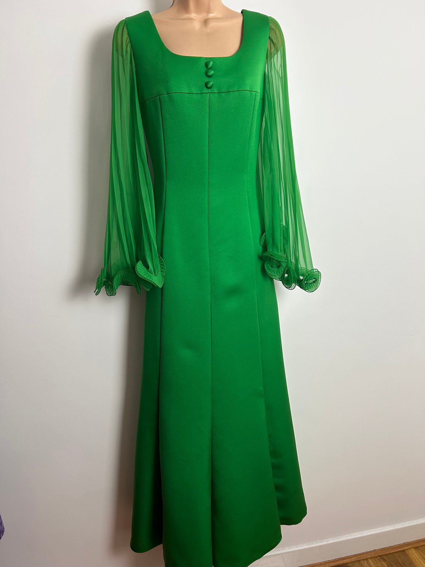 Vintage 1960s RADTKE & RADTKE Size 10 Green Long Flared Pleated Chiffon Sleeve Occasion Evening Maxi Dress