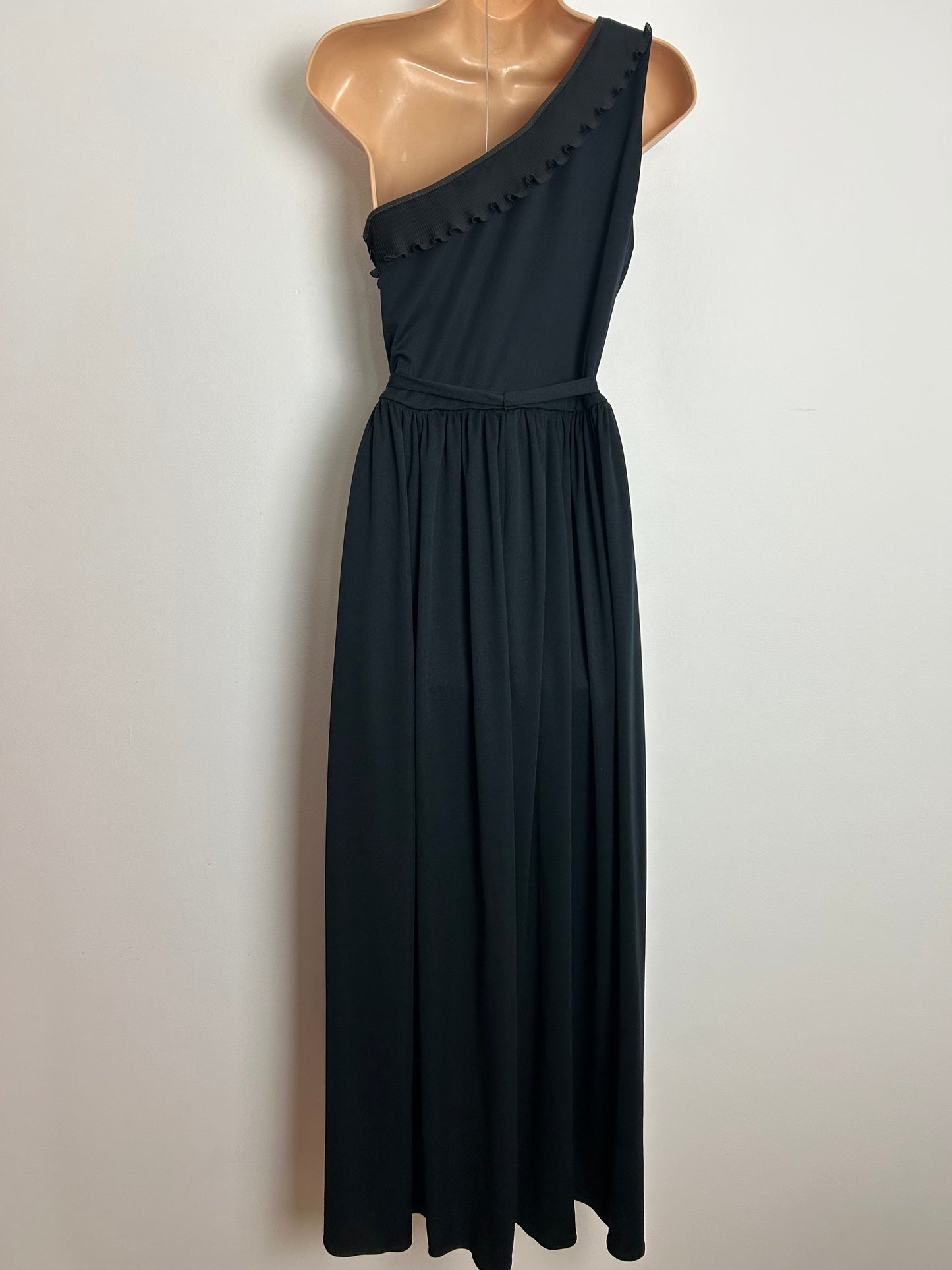 Vintage 1970s Size 10 Black Plisse Pleat Ruffle Collar Detail One Shoulder Belted Occasion Maxi Dress