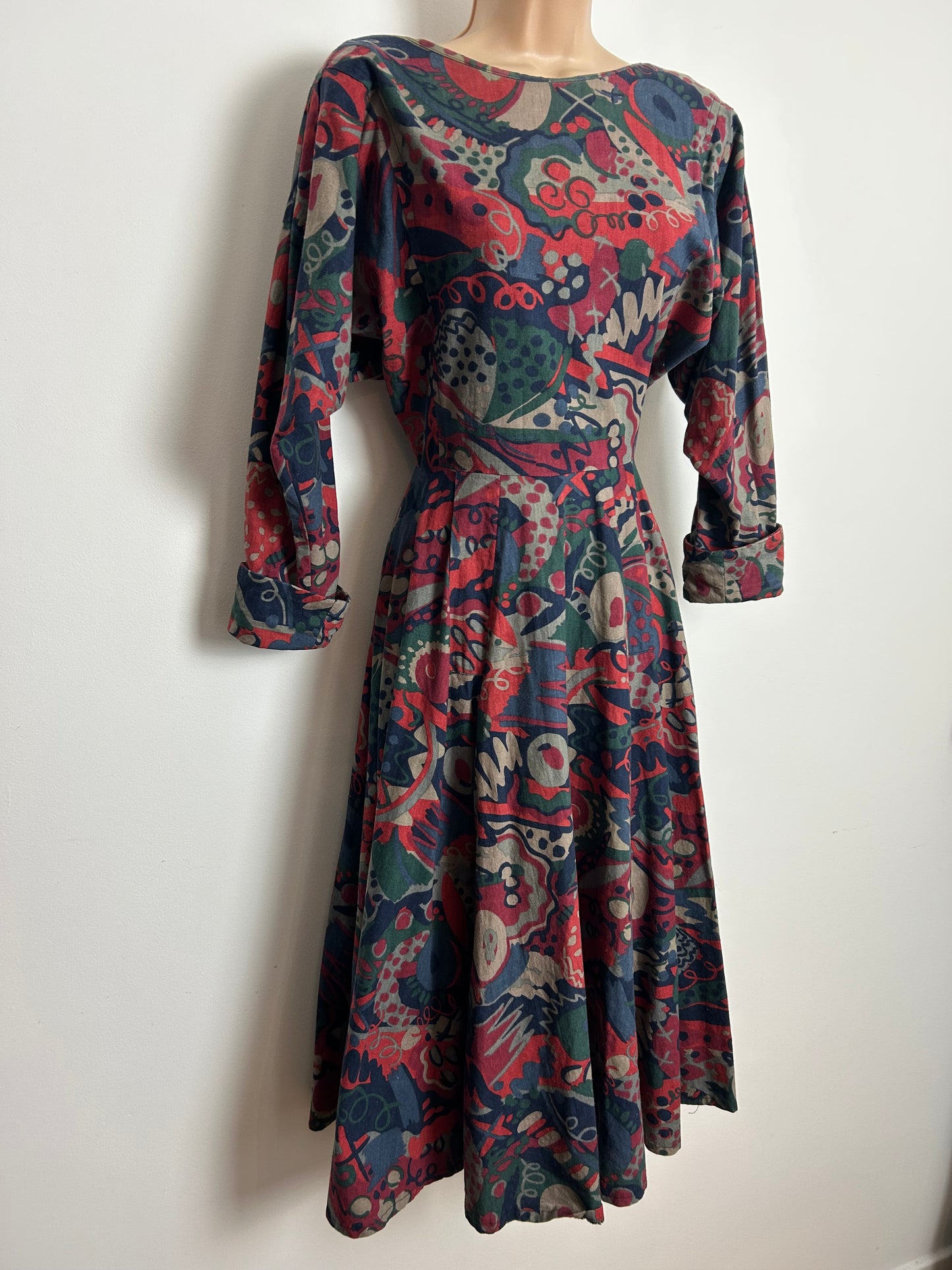 Vintage 1980s DROOPY & BROWNS Angela Holmes Size 6 Dark Green Red & Grey Abstract Print Midi Dress