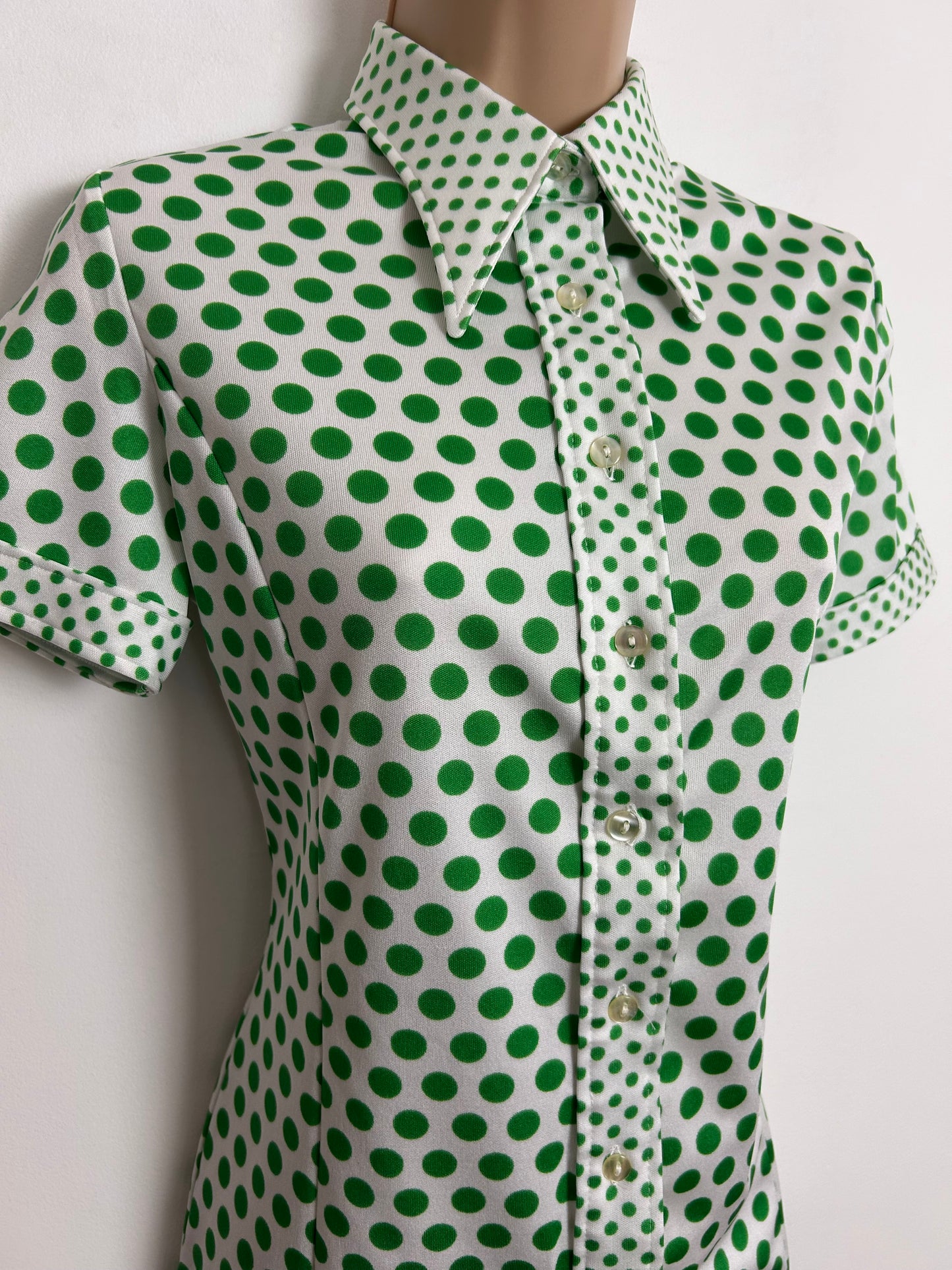 Vintage 1970s Size 12 White & Green Polka Dot Spotty Dagger Collar Short Sleeve Shirt