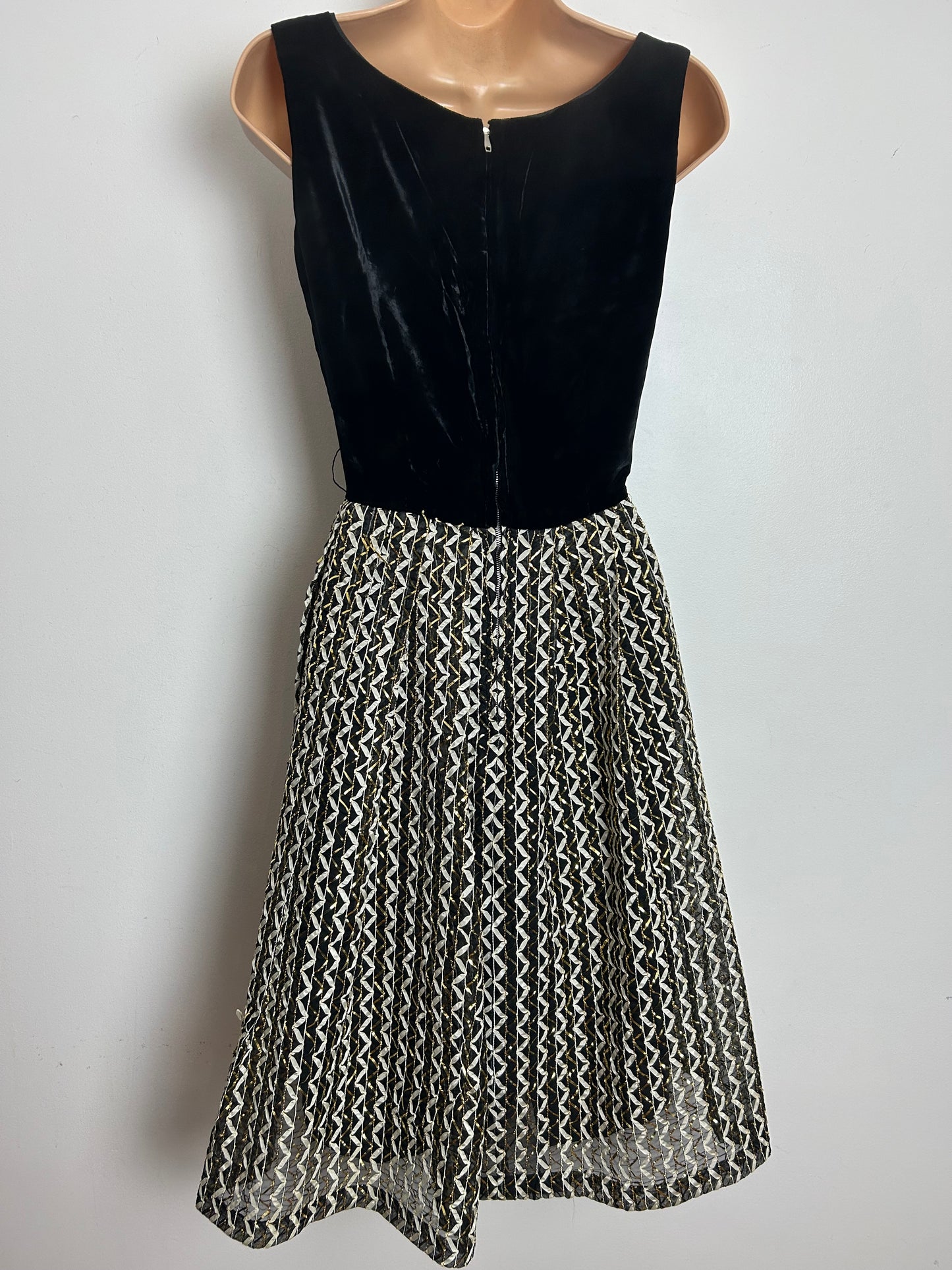 Vintage 1980s Size 6 Black Gold & White Velvet Chiffon & Ribbon Party Prom Dress