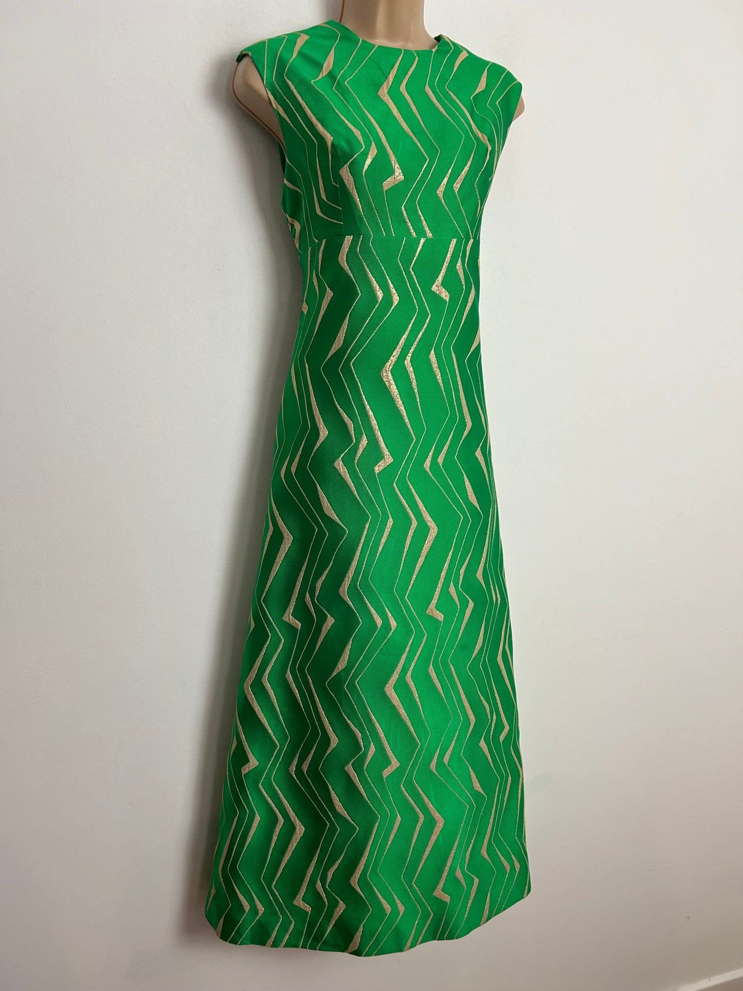 Vintage 1960s UK Size 8-10 Gorgeous Green & Metallic Gold Zig Zag Stripe Occasion Evening Midi Dress