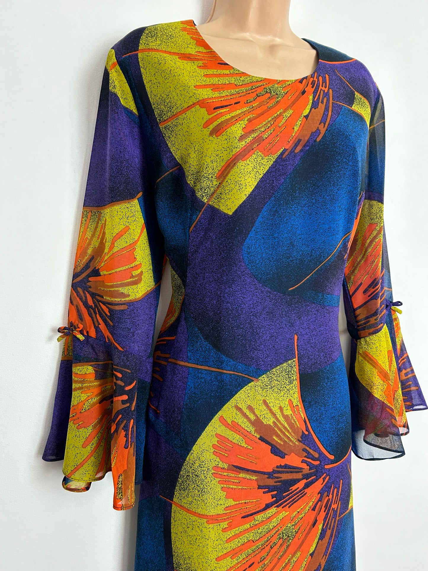 Vintage 1970s SUSAN PETERS UK Size 14-16 Beautiful Purple Blue Orange & Dark Yellow Abstract Print Long Sleeve Maxi Dress