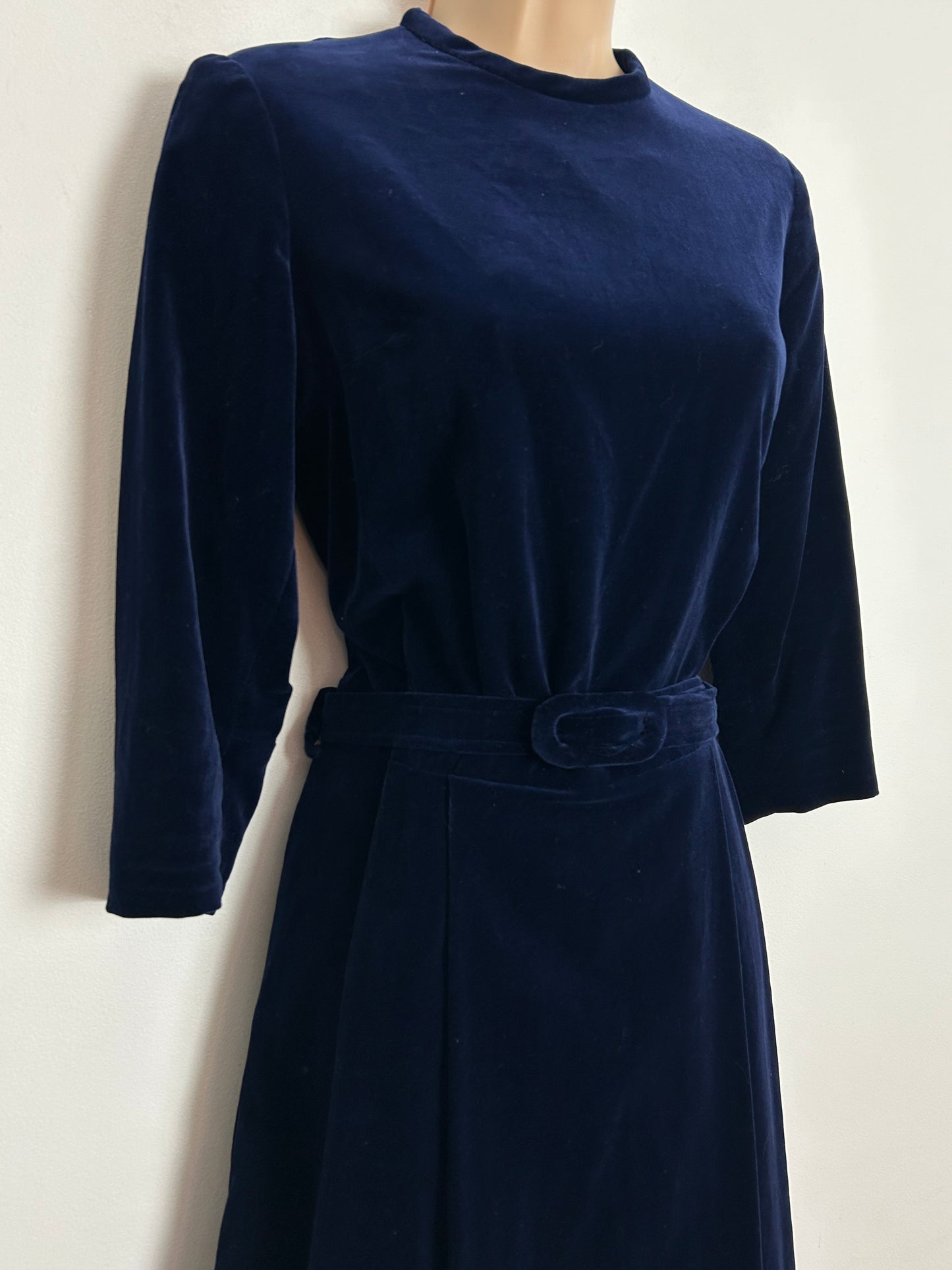 Vintage 1960s UK Size 10-12 Dark Midnight Blue Velvet Belted Pleated Dress