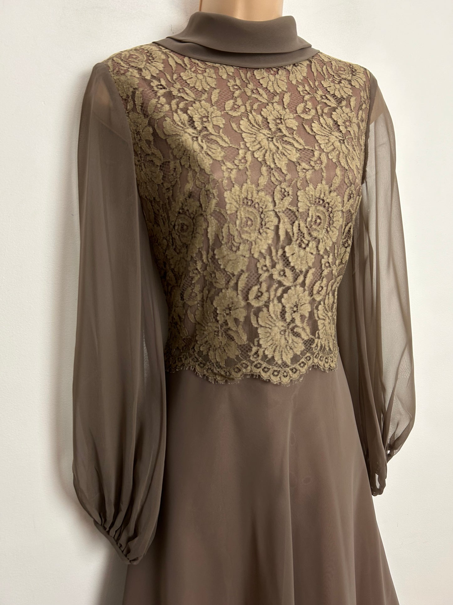 Vintage 1960s PEGGY FRENCH COUTURE UK Size 8 Taupe Brown Lace Bodice Chiffon Occasion Dress