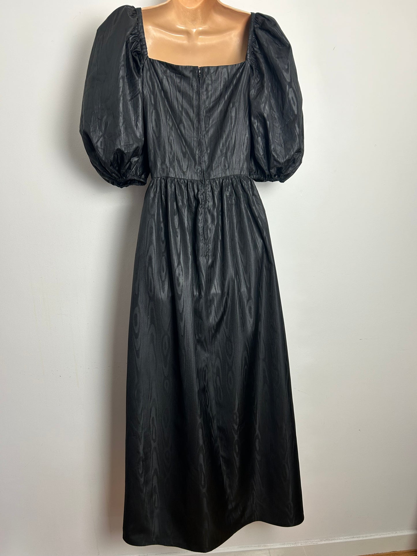 Vintage 1980s Size 10 Black Watermark Acetate Satin Bead & Sequin Belted Puff Sleeve Evening Maxi Dress