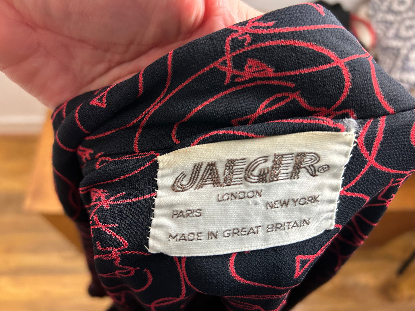 Vintage Late 1970s JAEGER UK Size M (12-14) Black & Red Scribble Print Rayon Long Sleeve Shirt