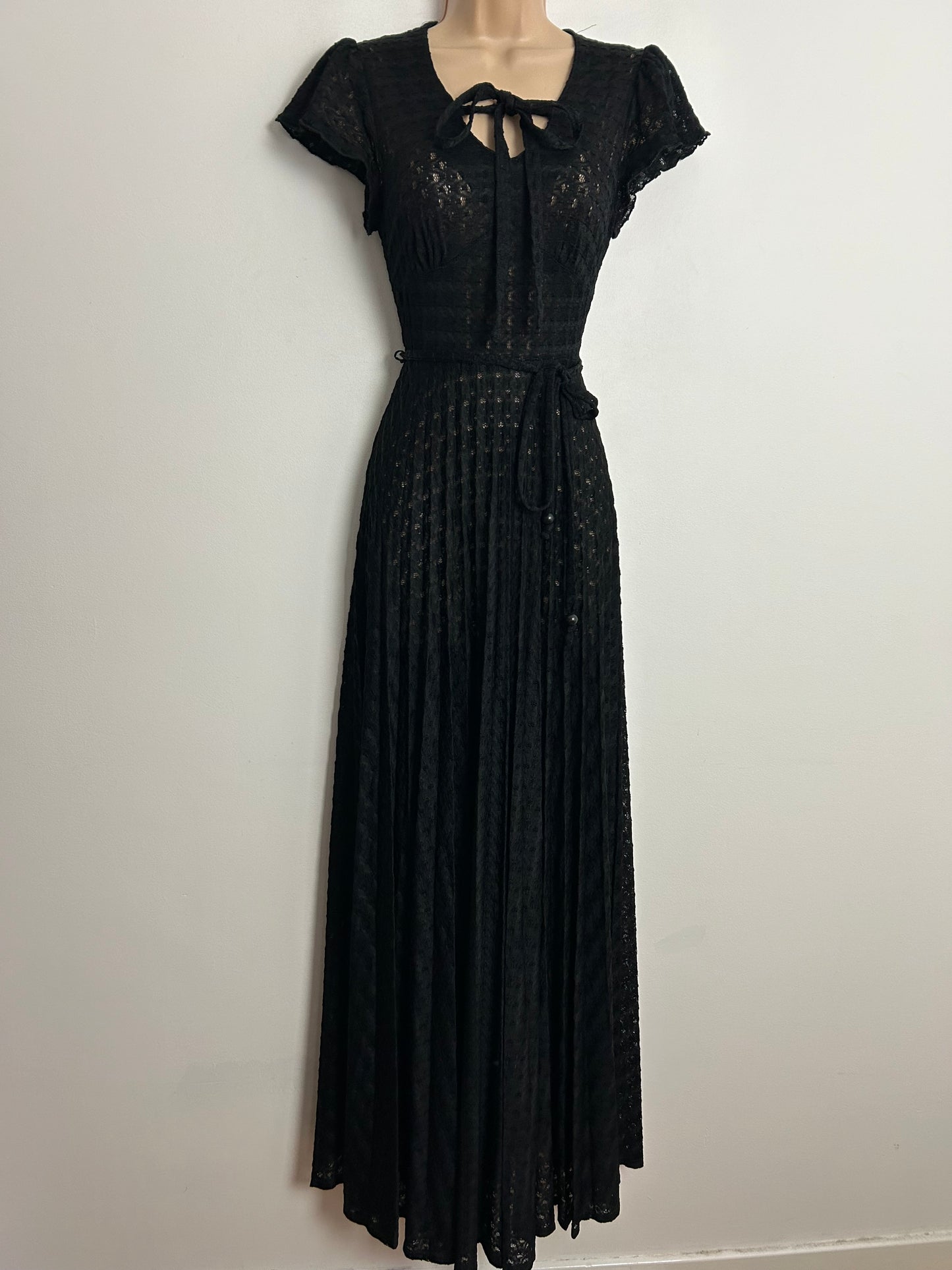 Vintage 1970s C&A UK Size 6 Black Semi Sheer Short Sleeve Belted Pleated Boho Maxi Dress