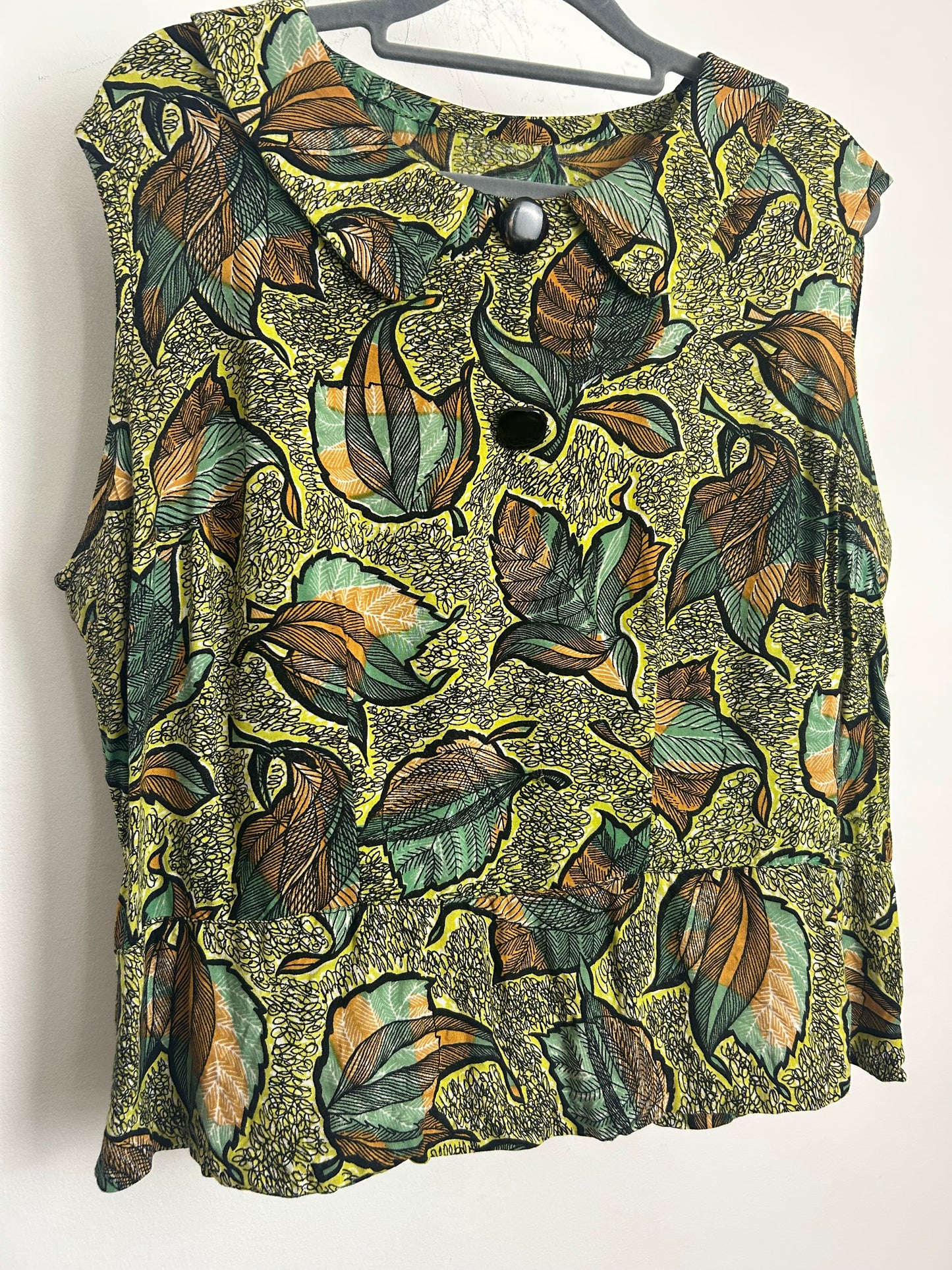 Vintage 1950s Size 14 Green & Brown Tones Leaf Print Sleeveless Collared Top