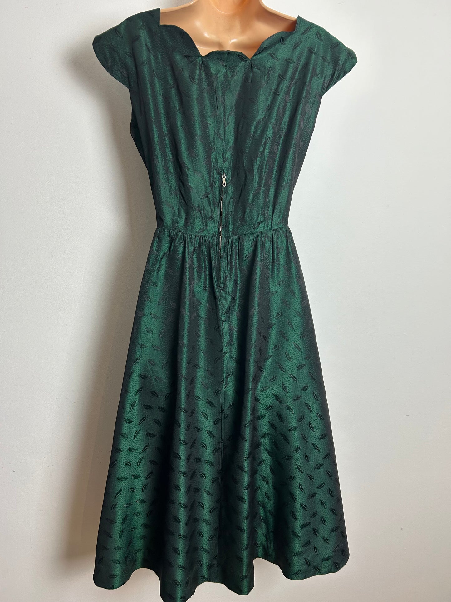 Vintage 1950s Size 10 Bottle Green Scallop Neck Fit & Flare Christmas Day Party Evening Dress
