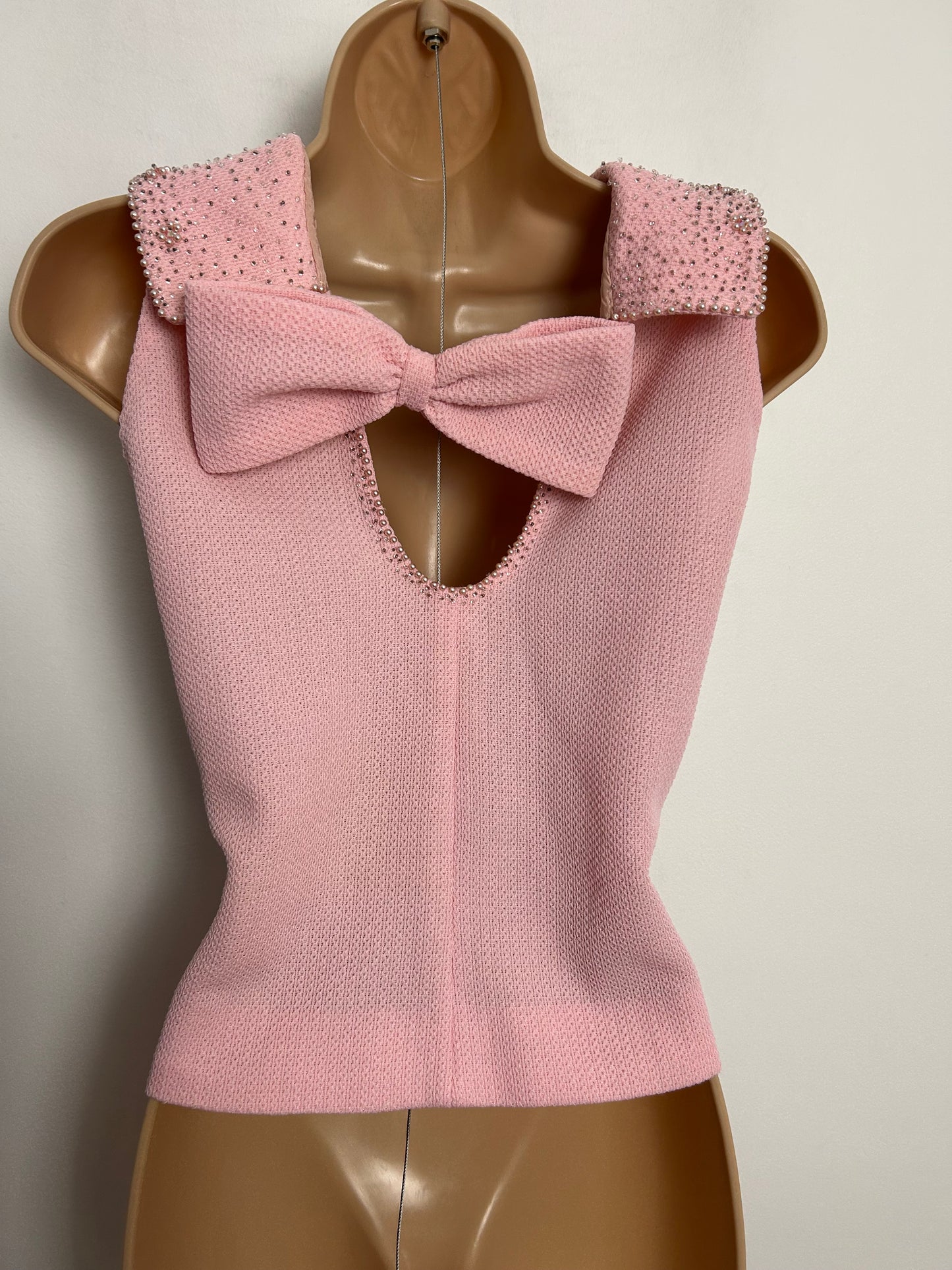 Vintage 1960s Size 8 Pale Pink Waffle Fabric Bow Detail Bead Embellished Sleeveless Top
