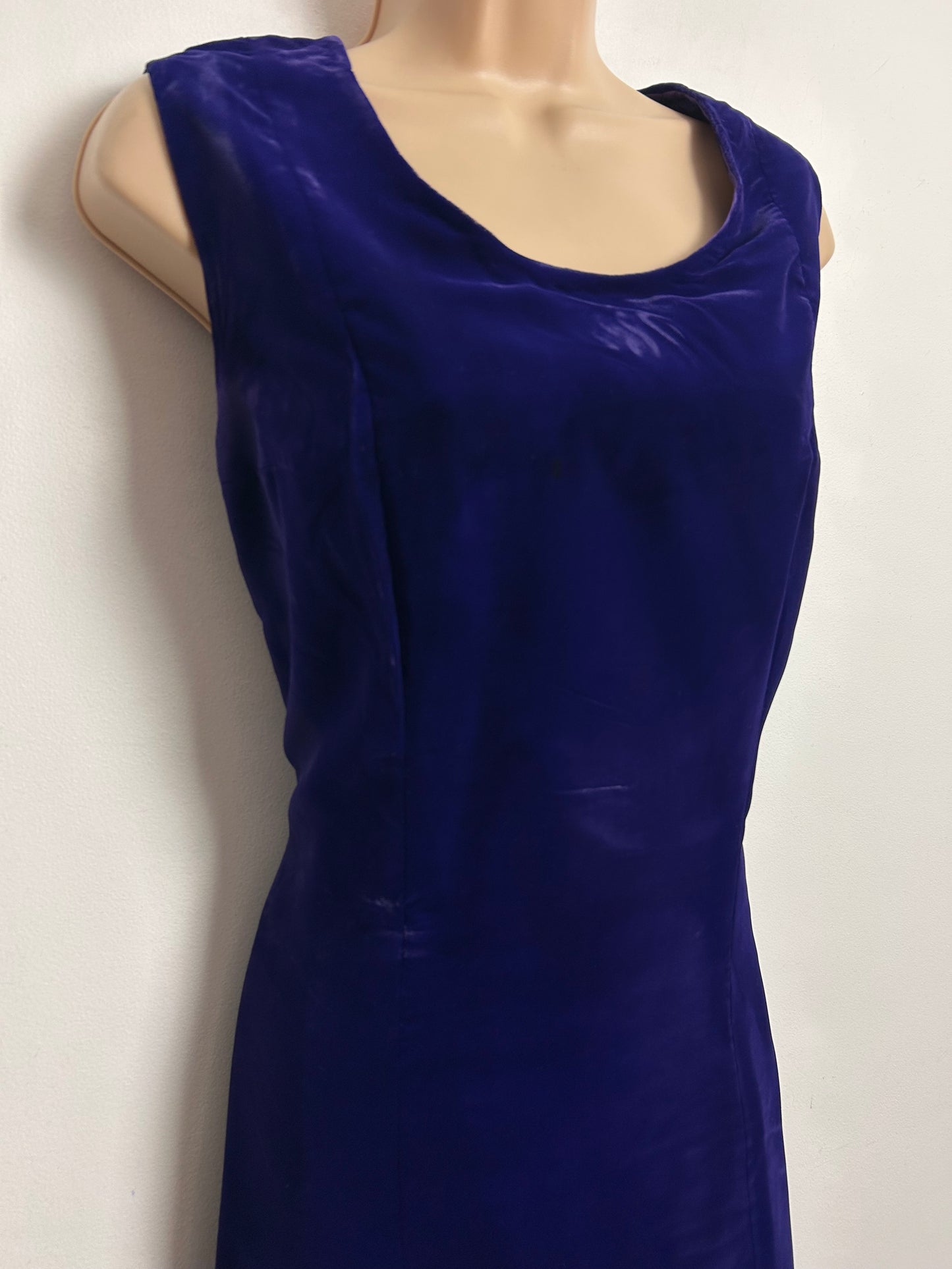 Vintage 1960s UK Size 8-10 Purple Velvet Sleeveless Shift Xmas Mod Party Dress