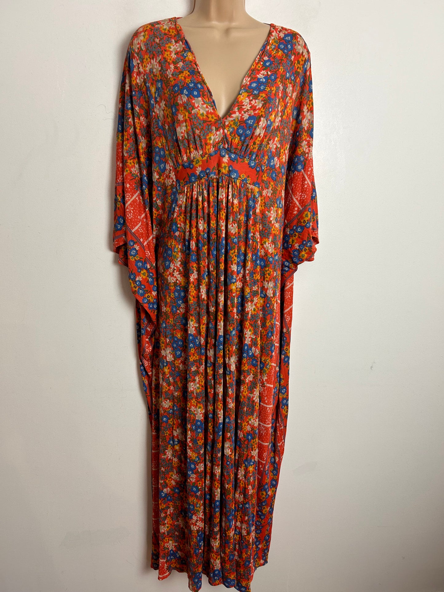 Vintage 1970s One Size Orangey Red Blue & Yellow Floral Print Wide Sleeve Kaftan Maxi Dress