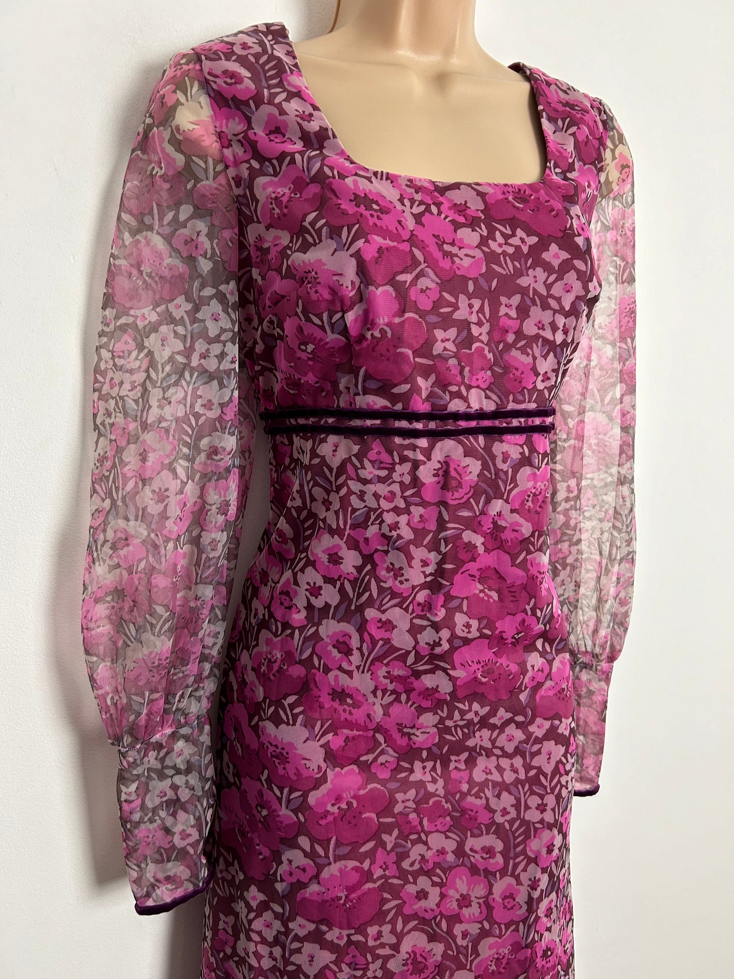 Vintage 1970s UK Size 8 Plum & Pink Tones Floral Print Long Sleeve Boho Maxi Dress