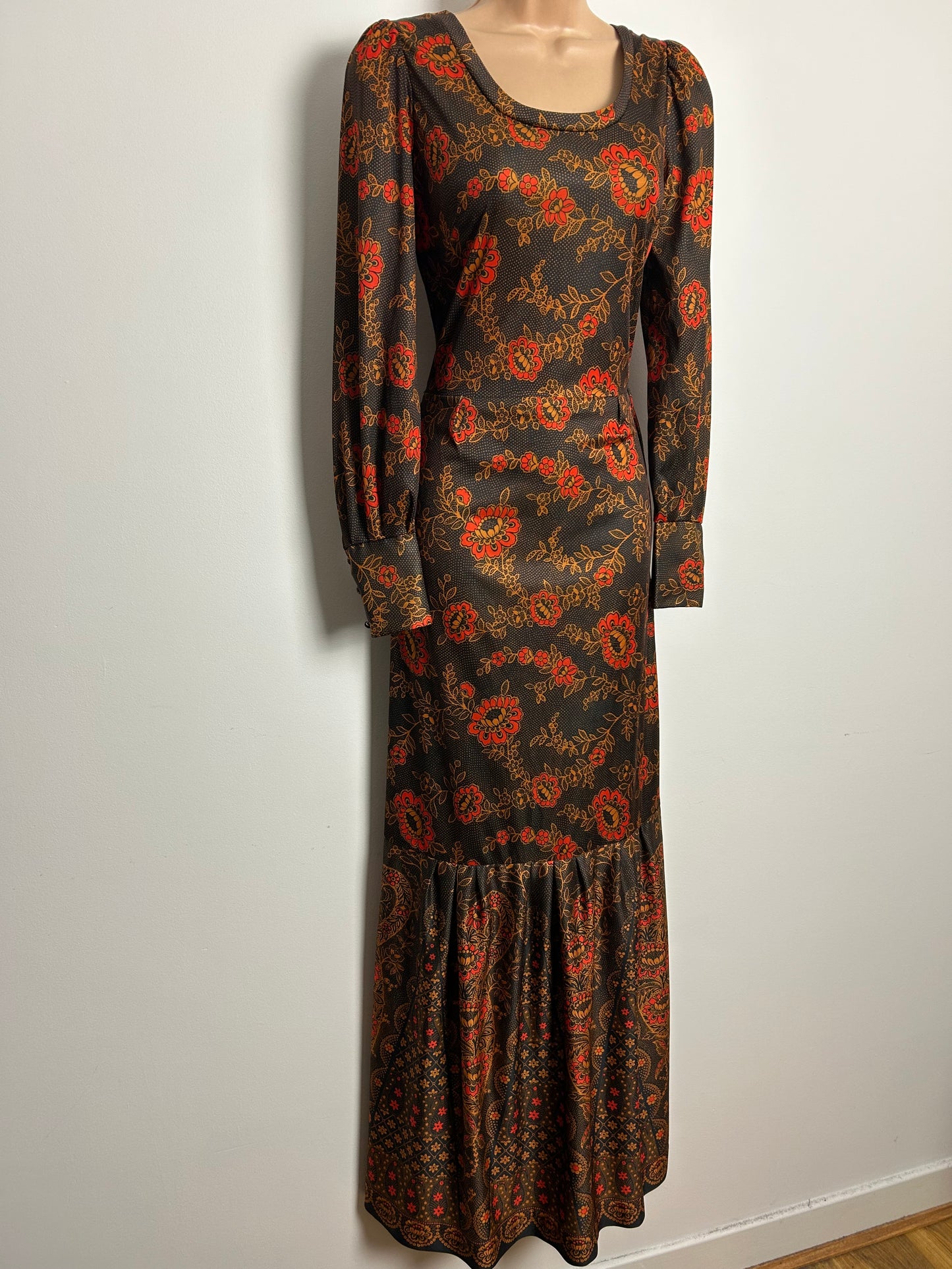 Vintage 1970s Size 8 Brown & Orange Floral & Polka Dot Print Long Sleeve Maxi Dress