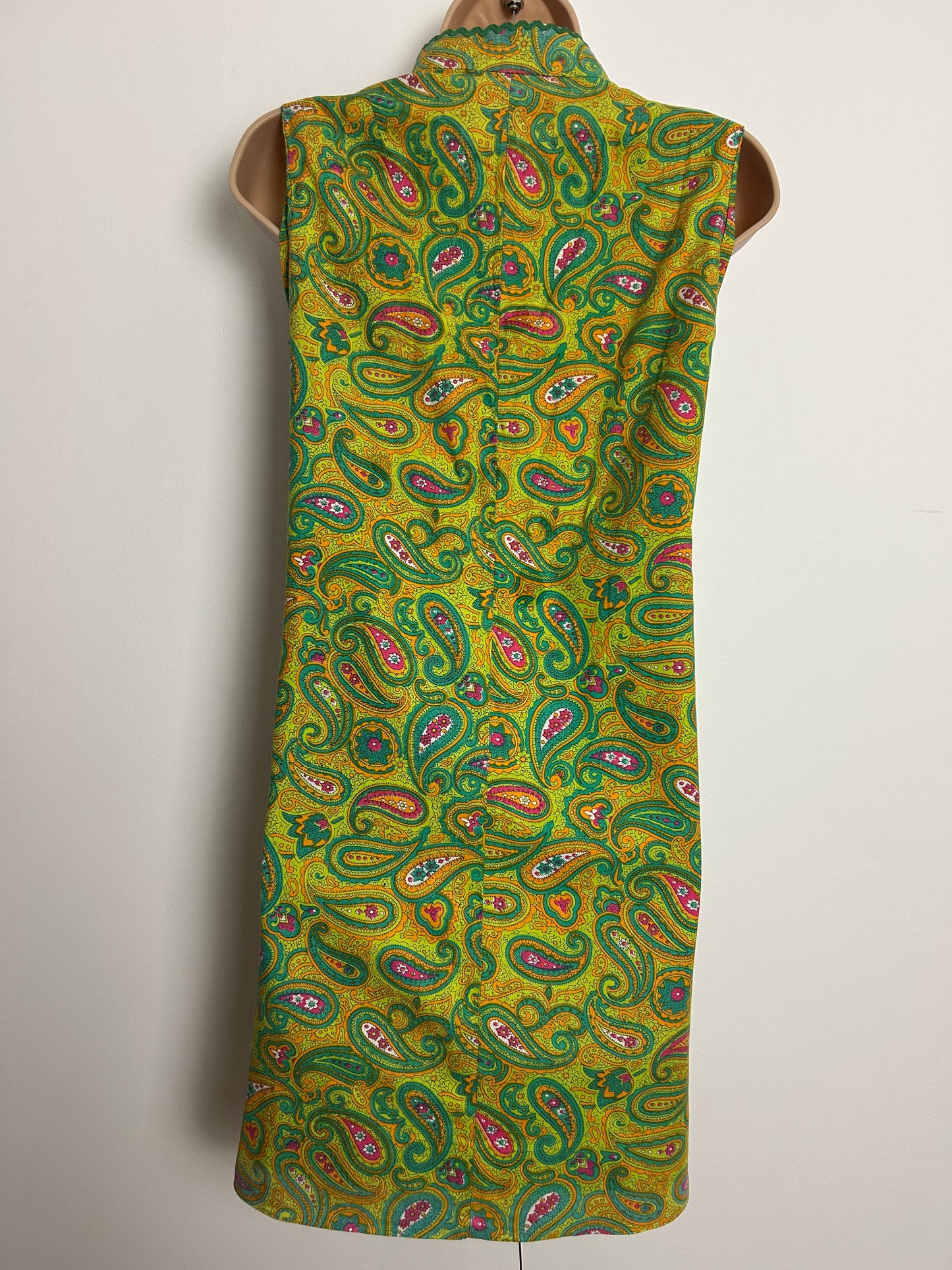 Vintage 1960s Size 8 Green & Orange Tones Floral Paisley Print Cotton Zip Front Shift Mini Mod Dress