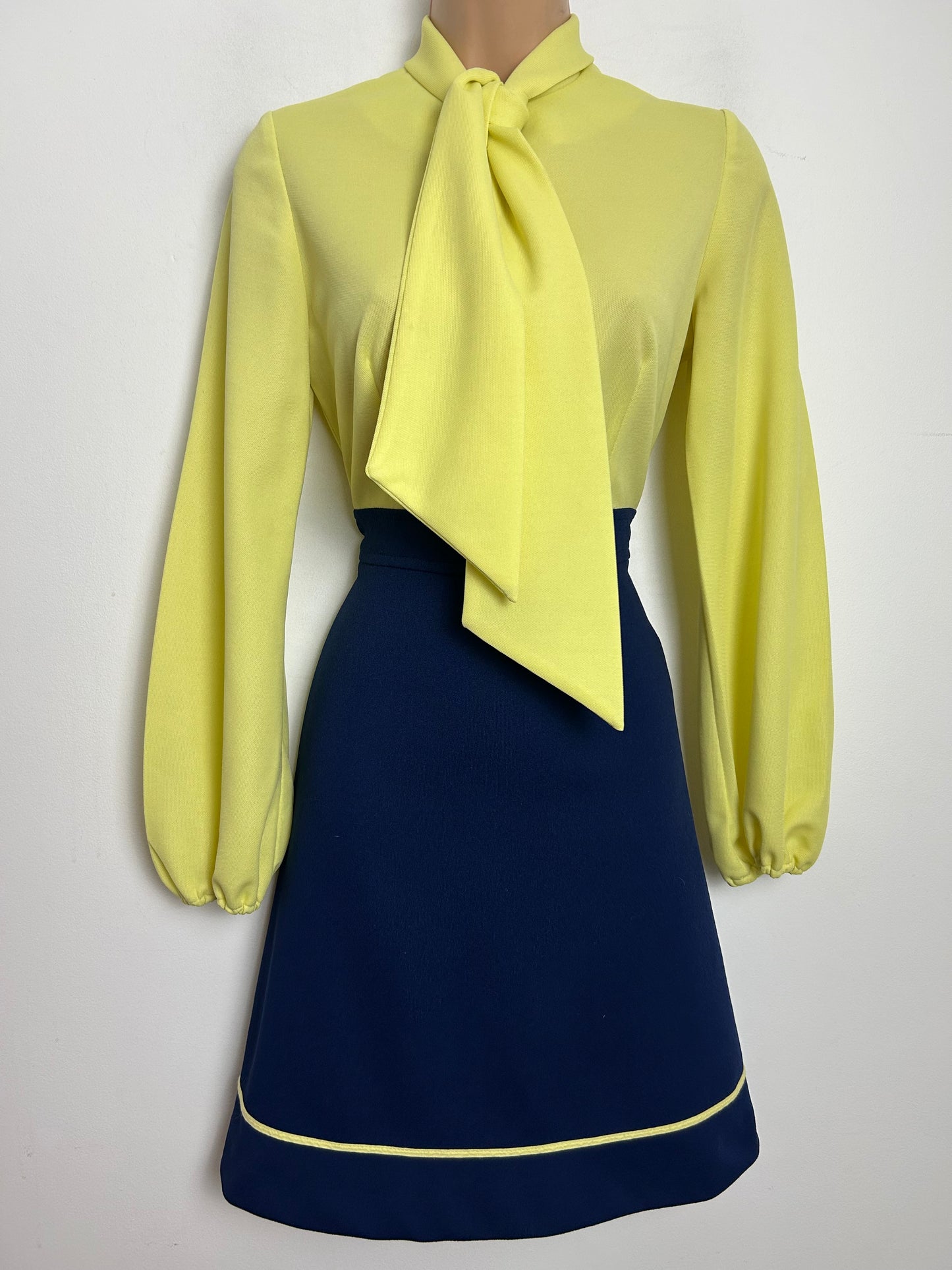 Vintage 1960s Size 8 Navy Blue & Yellow Scarf Neck Long Sleeve Mod Dress & Matching Jacket