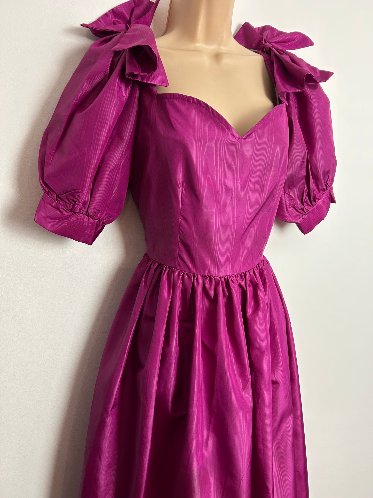 Vintage 1980s VIVIEN SMITH UK Size 8 Magenta Bow Shoulder Maxi Length Xmas Party Dress/Gown