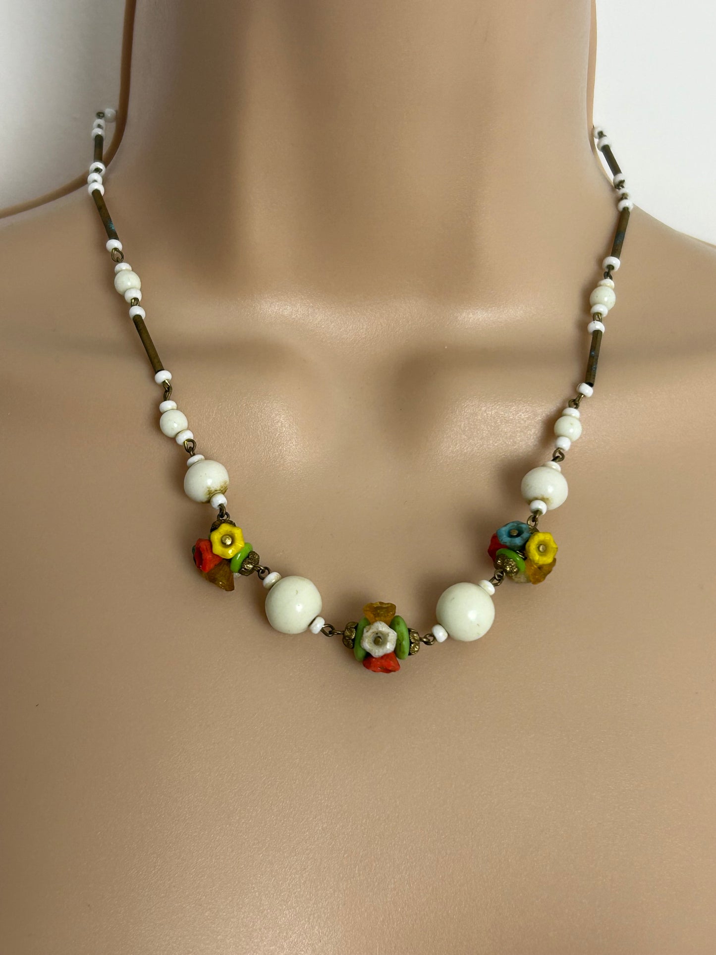 Vintage Pretty White Czech Milk Glass & Flower Detail Dark Gold Tone Necklace