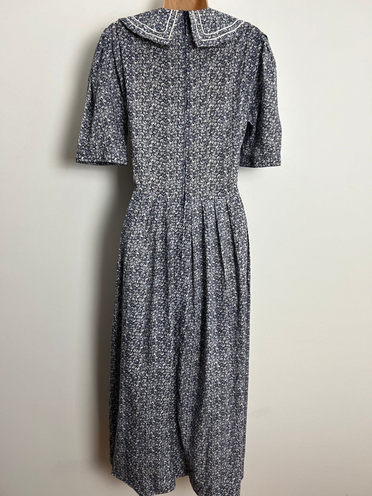 Vintage 1980s LAURA ASHLEY Size 14 Navy Blue & White Floral 100% Cotton Sailor Collar Bow Detail Midi Dress
