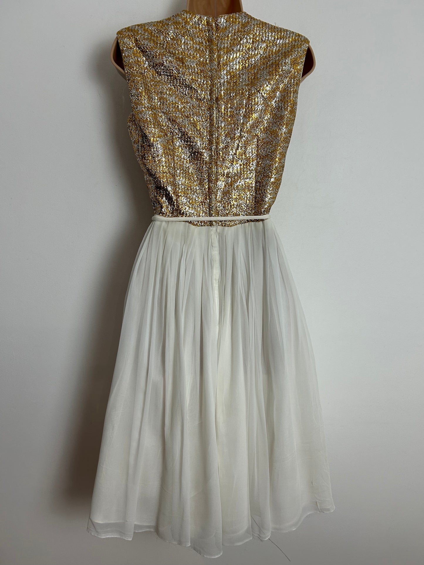 Vintage Late 1950s/Early 1960s BLANES UK Size 8 White Gold & Silver Lurex Belted Pleated Occasion Party Dress