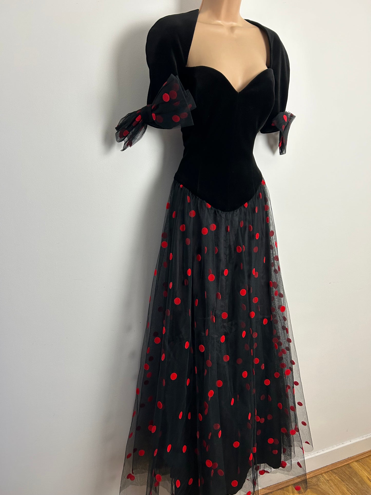 Vintage 1980s FRANK USHER Size 8 Black & Red Velvet Flock Polka Dot Net & Velvet Occasion Party Gown