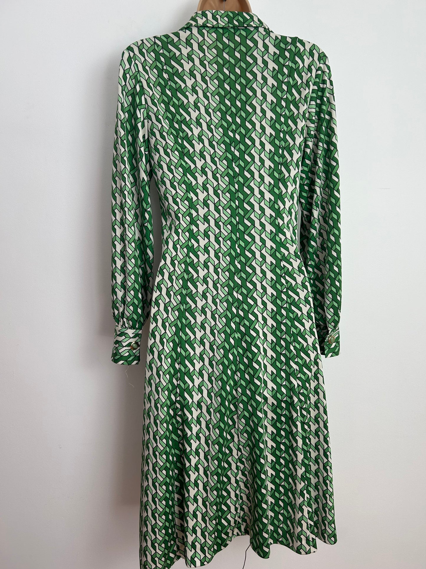 Vintage 1970s LAPIDUS OF SWEDEN Size 8 Green & White Geometric Print Dagger Collar Shift Dress
