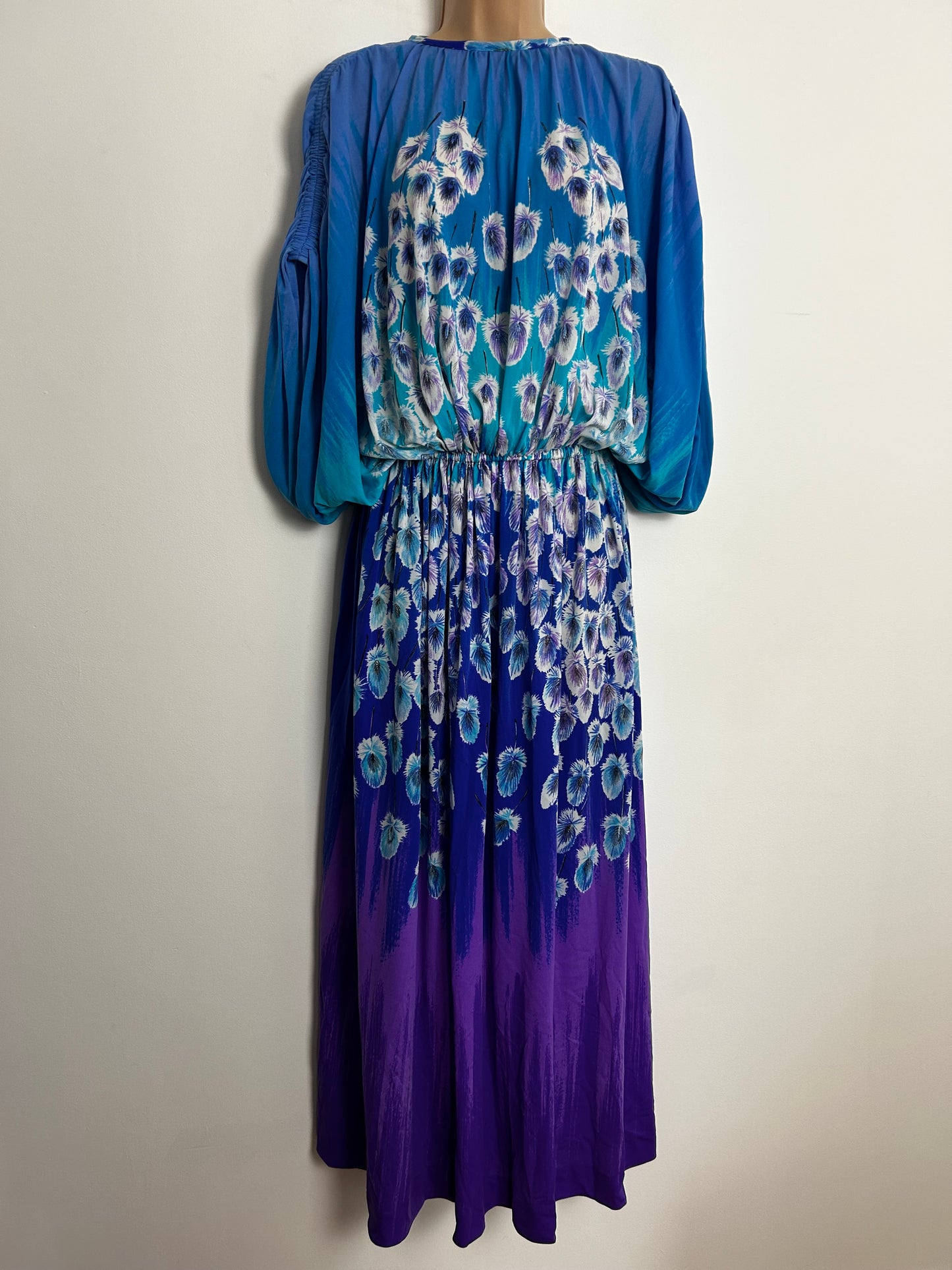 Vintage Late 1970s ROSE MARIE REID UK Size 10-12 Blue & Purple Tones Feather Print Wide Sleeve Maxi Dress