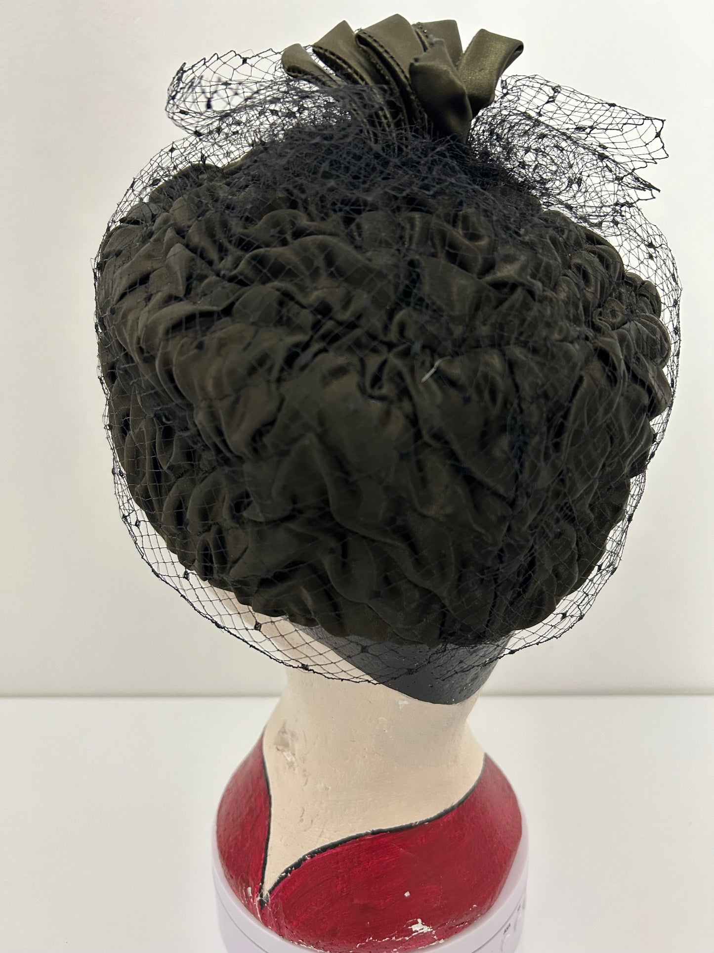 Vintage 1950s JACOLL Made In England Brown Crinkled Satin Net Covered Pill Box Hat