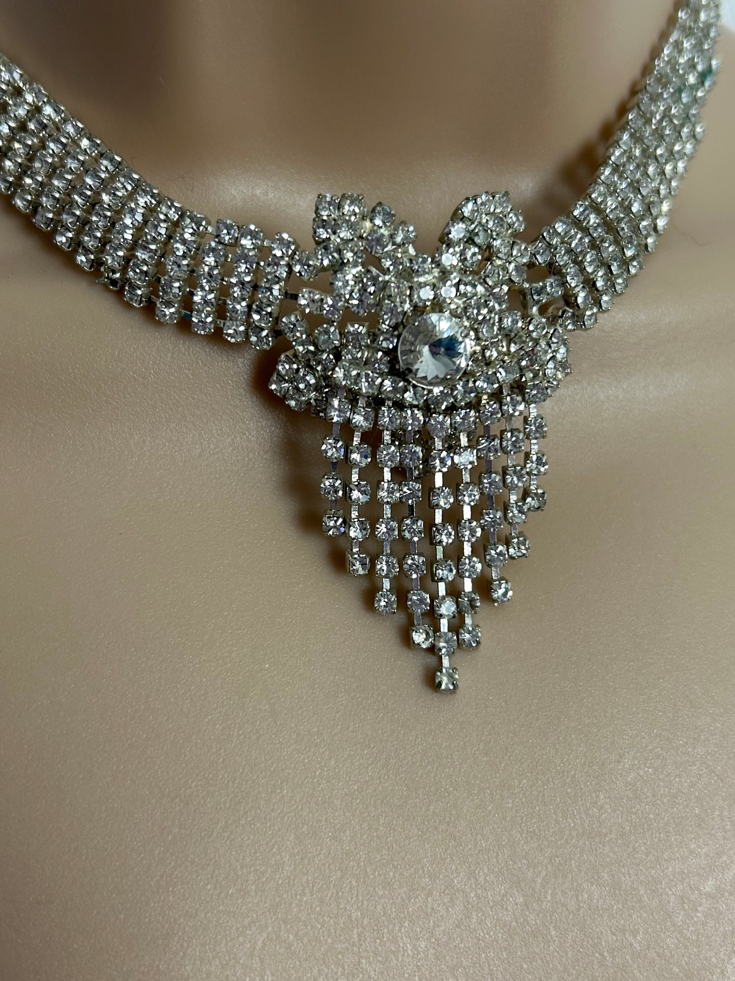 Vintage Diamante Paste Bow Detail Silvertone Choker Necklace