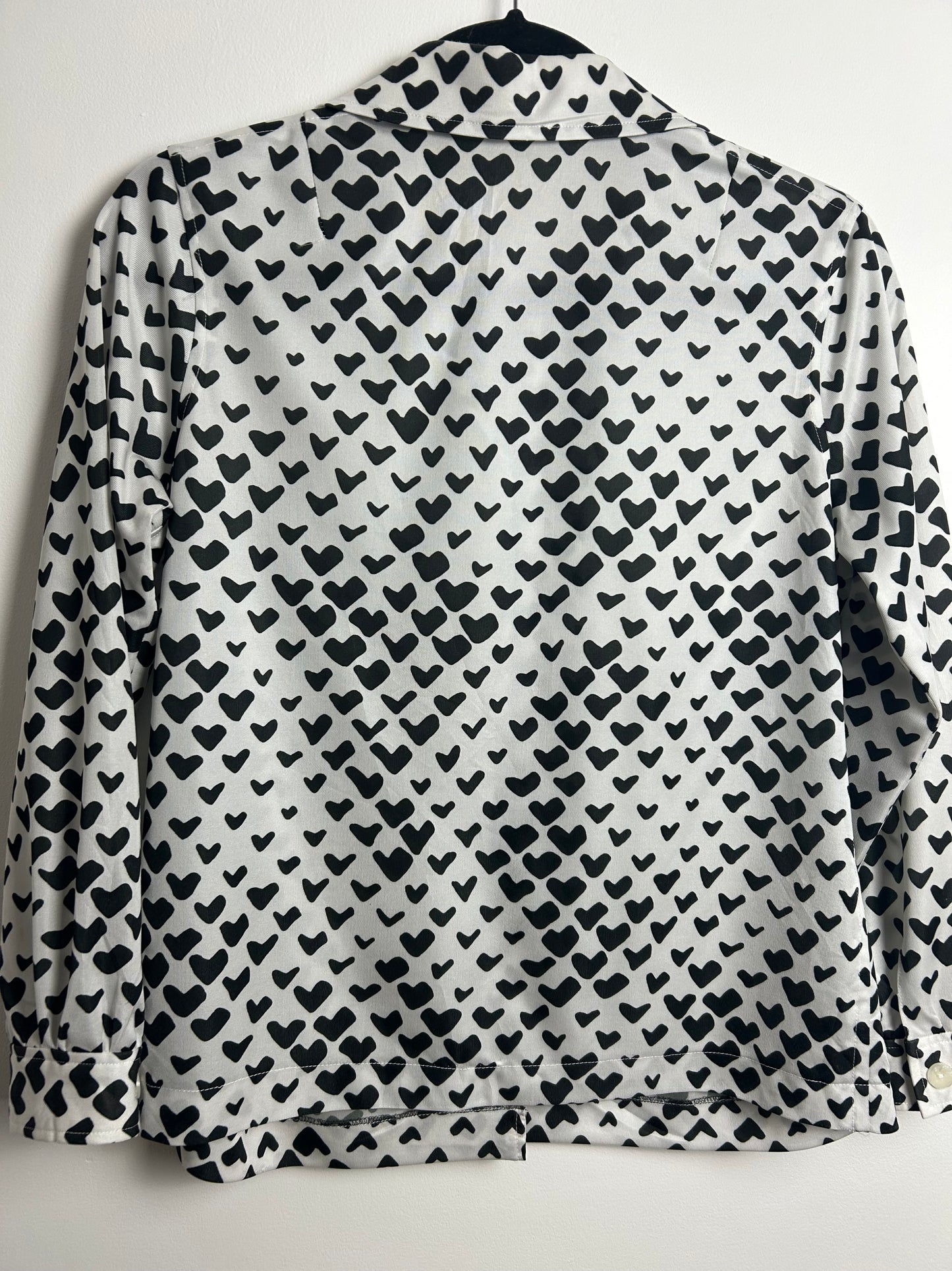 Vintage 1970s Size 12 White & Abstract Heart Print Long Sleeve Shirt