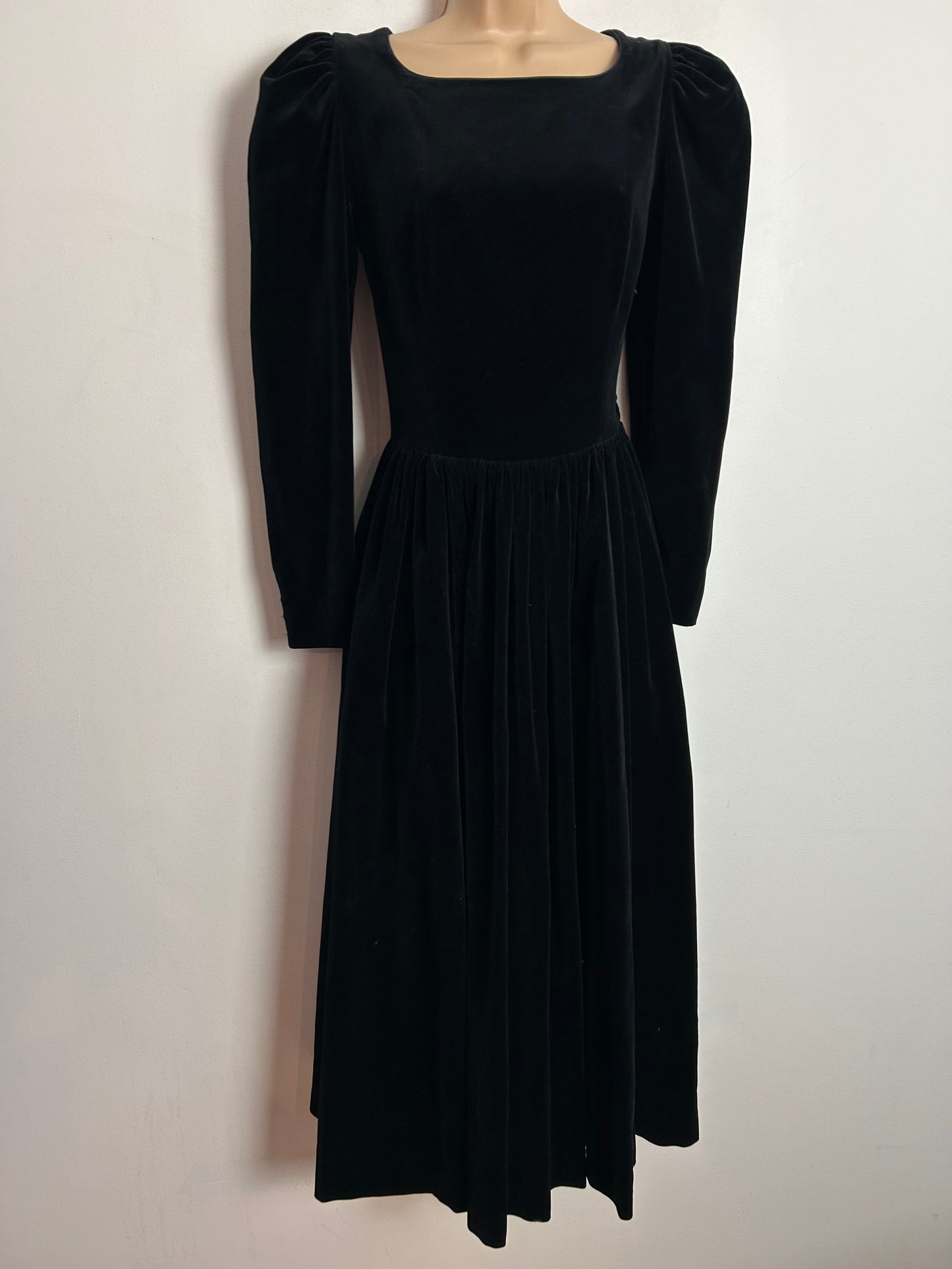 Vintage 1980s LAURA ASHLEY UK Size 8 (UK Size 12) Black Velvet Long Sleeve Occasion Dress