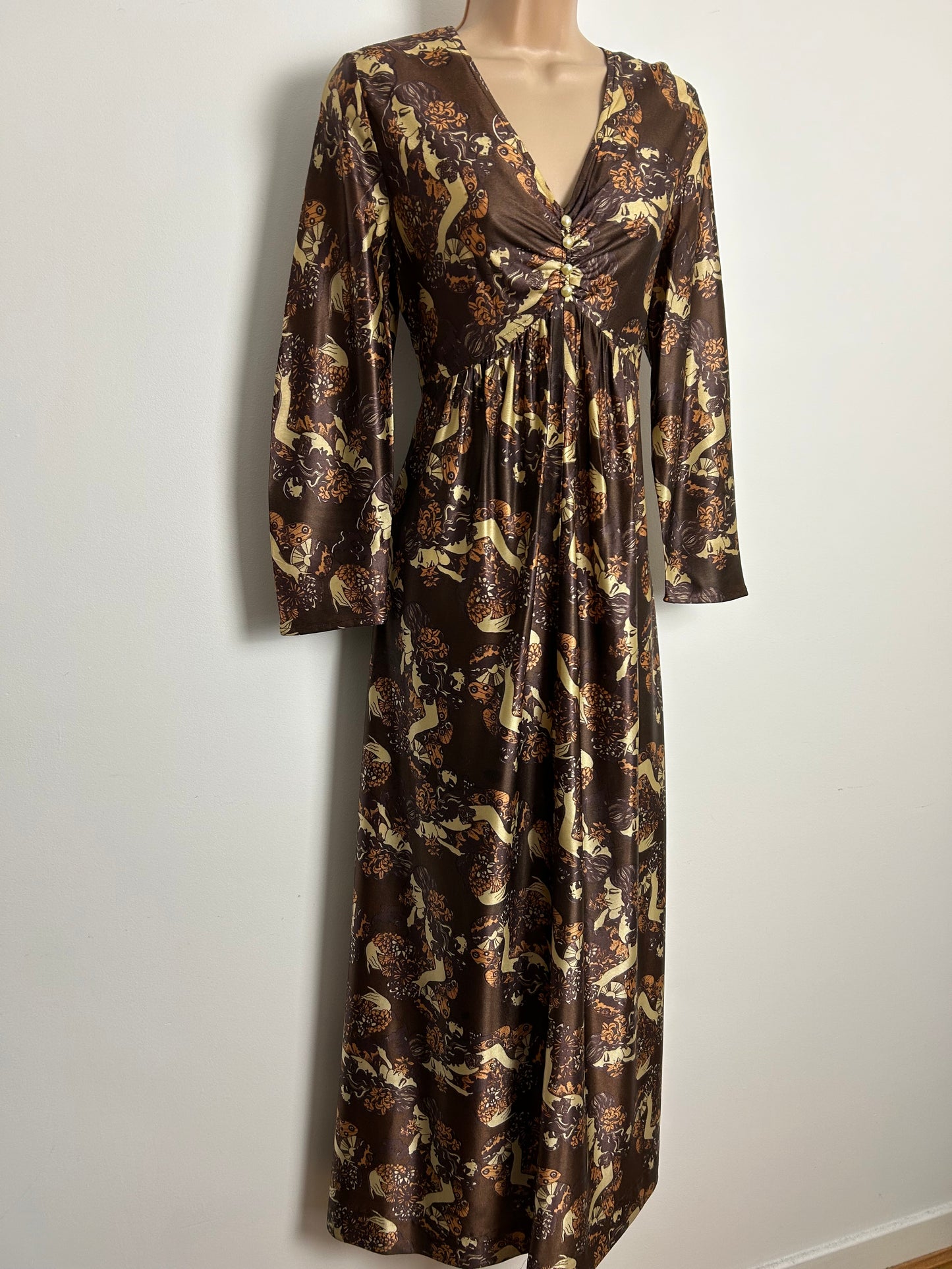 Vintage 1970s ANKEN Size 10 Brown & Beige Tones Figurine Novelty Print Long Sleeve Maxi Dress