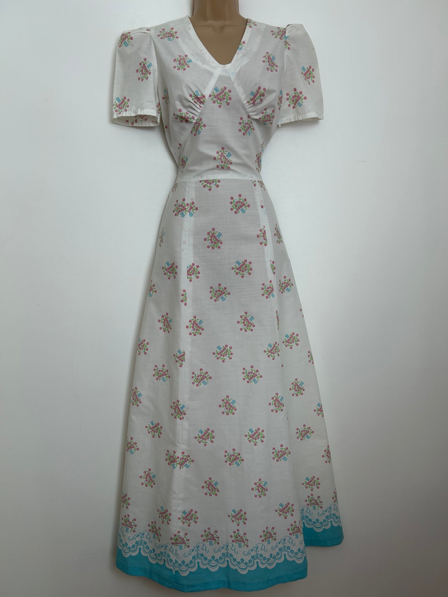 Vintage 1970s Size 10 Pretty White Pink & Blue Basket Of Flowers Print Cotton Mix Summer Maxi Dress