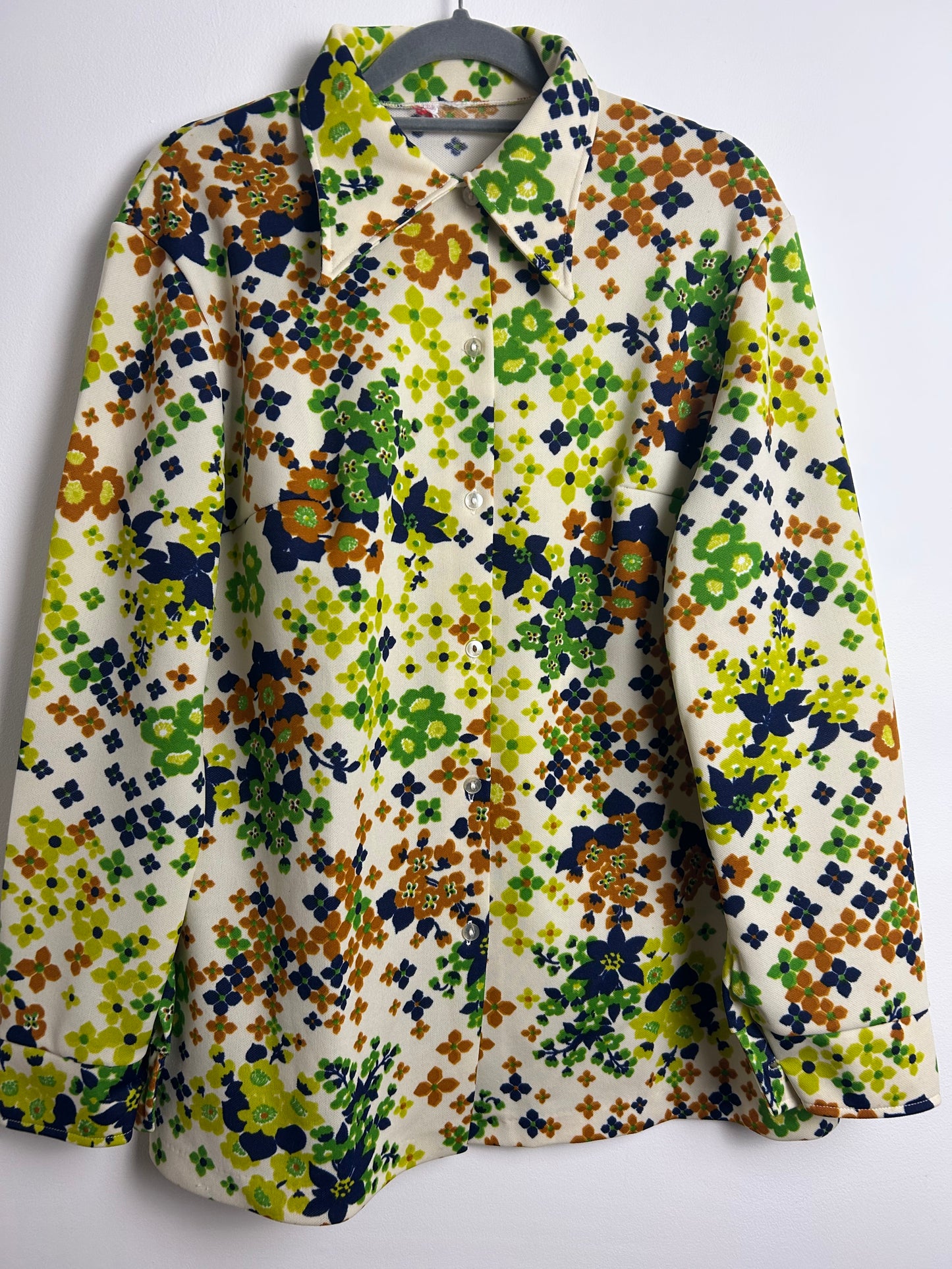 Vintage 1970s Size 14-16 White Green & Brown Tones Floral Print Long Sleeve Shirt