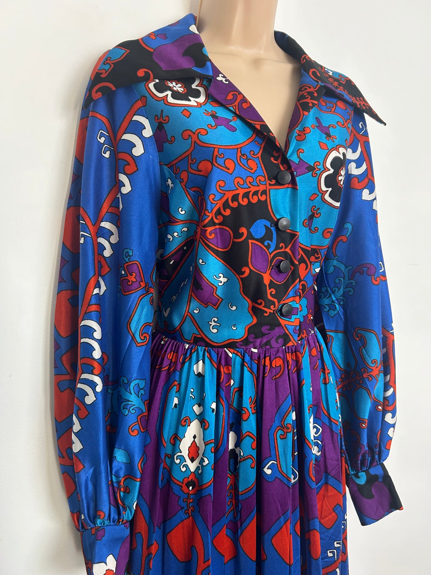 Vintage 1970s BERKERTEX Size 10-12 Blue Turquoise Purple & Red Abstract Print Dagger Collar Long Sleeve Maxi Dress